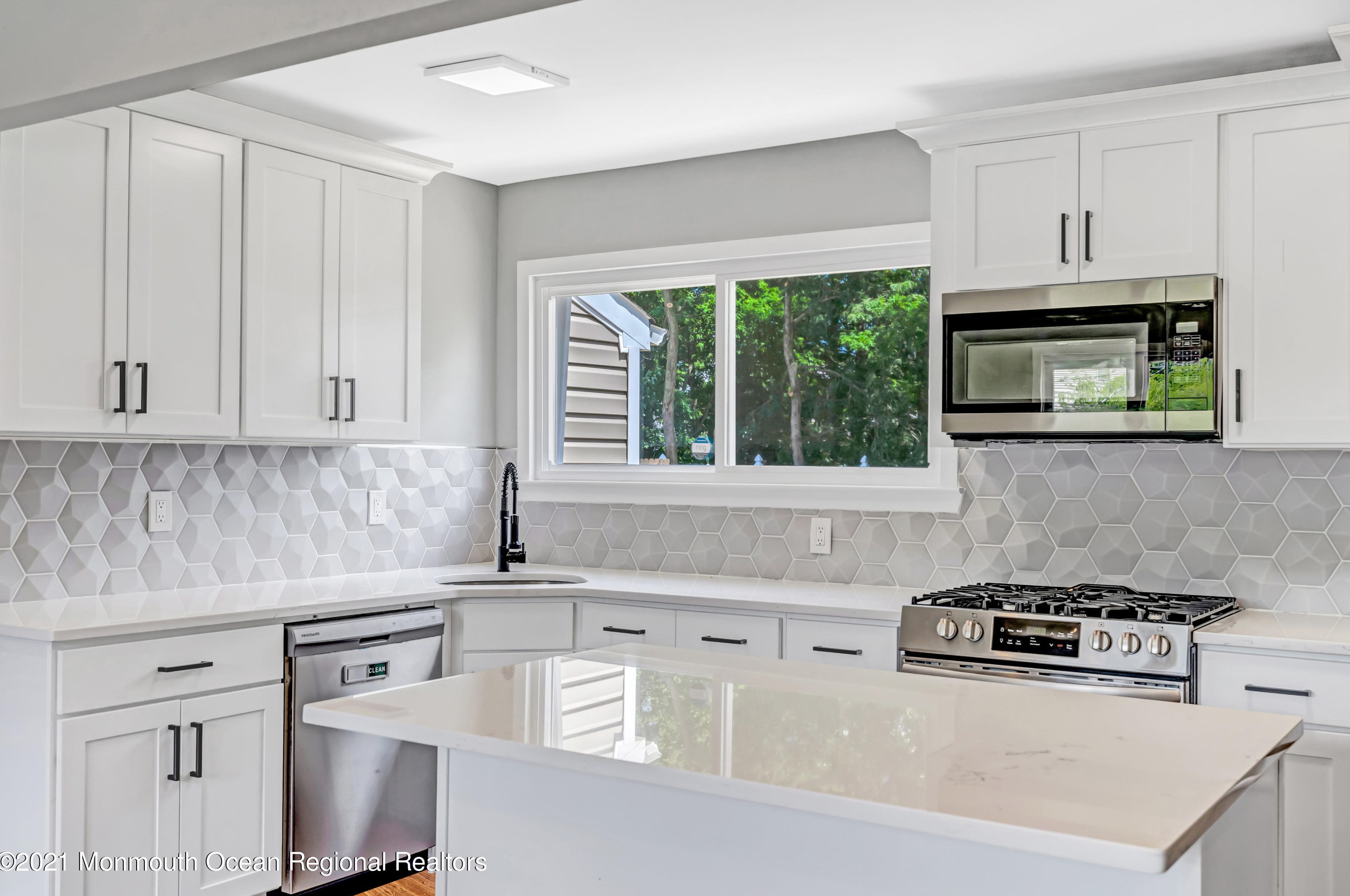 36 Harley Rd, Toms River NJ  08755-5024 exterior