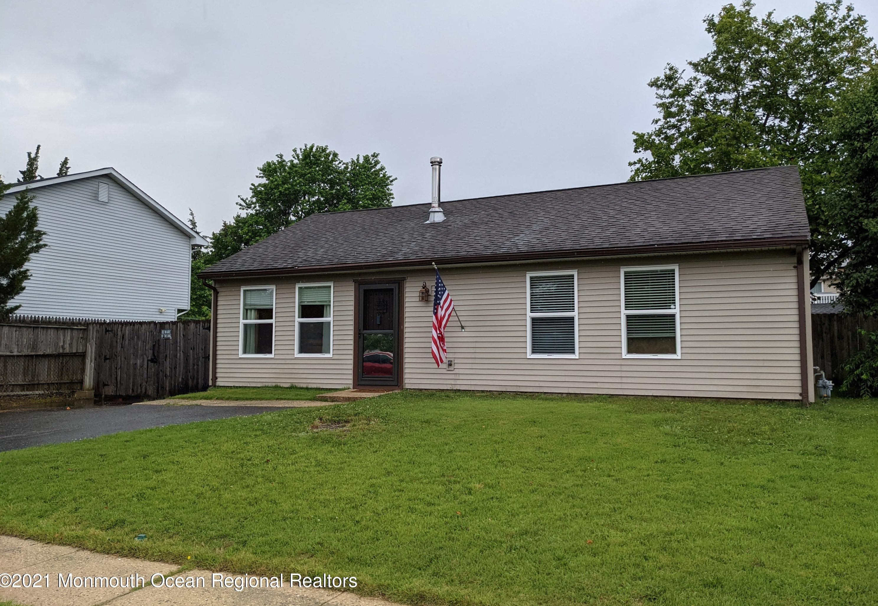 47 Tiller Dr, Barnegat Township, NJ 08005-1725