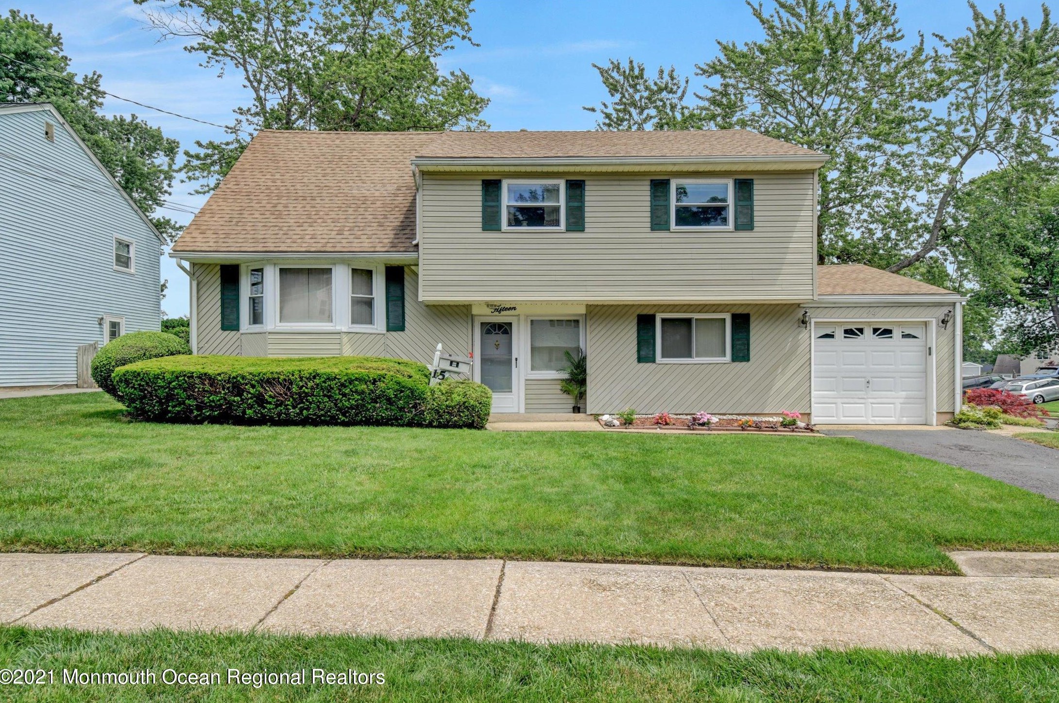 15 Hazel Pl, Hazlet, NJ 07730