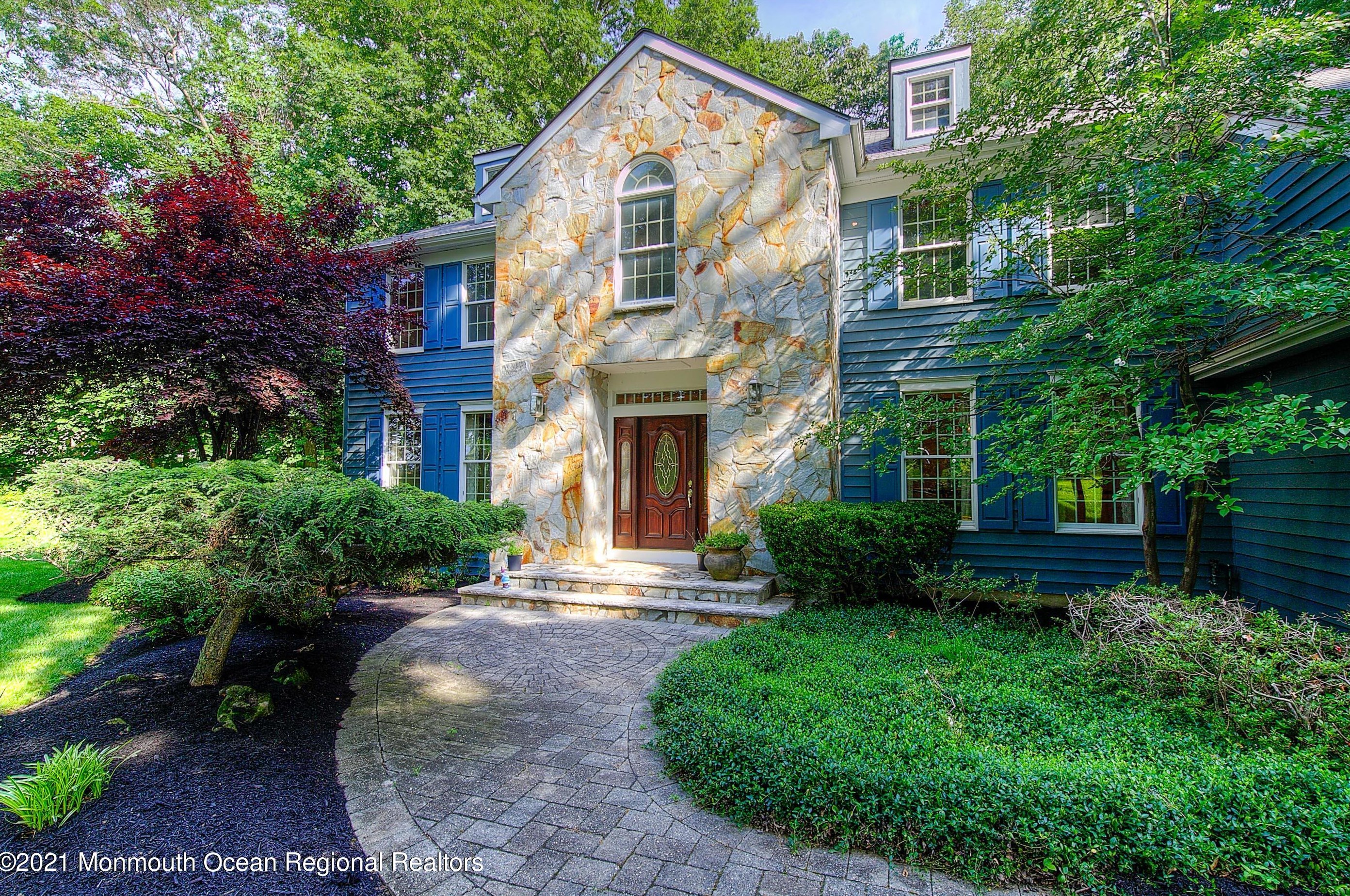 3 Forest Park Ct, Holmdel Village, NJ 07733