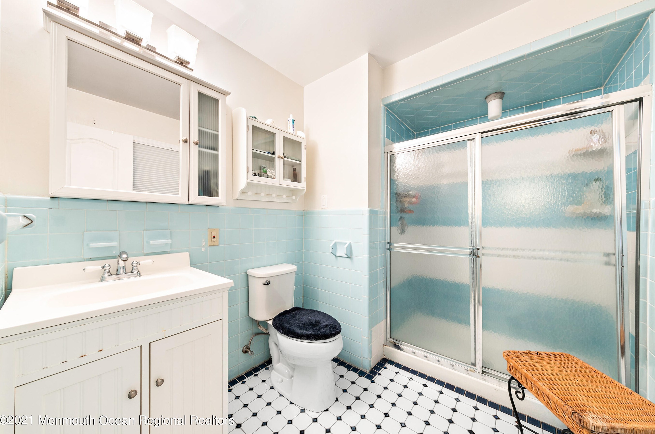 42 Hiawatha Ave, Oceanport NJ  07757-1606 exterior