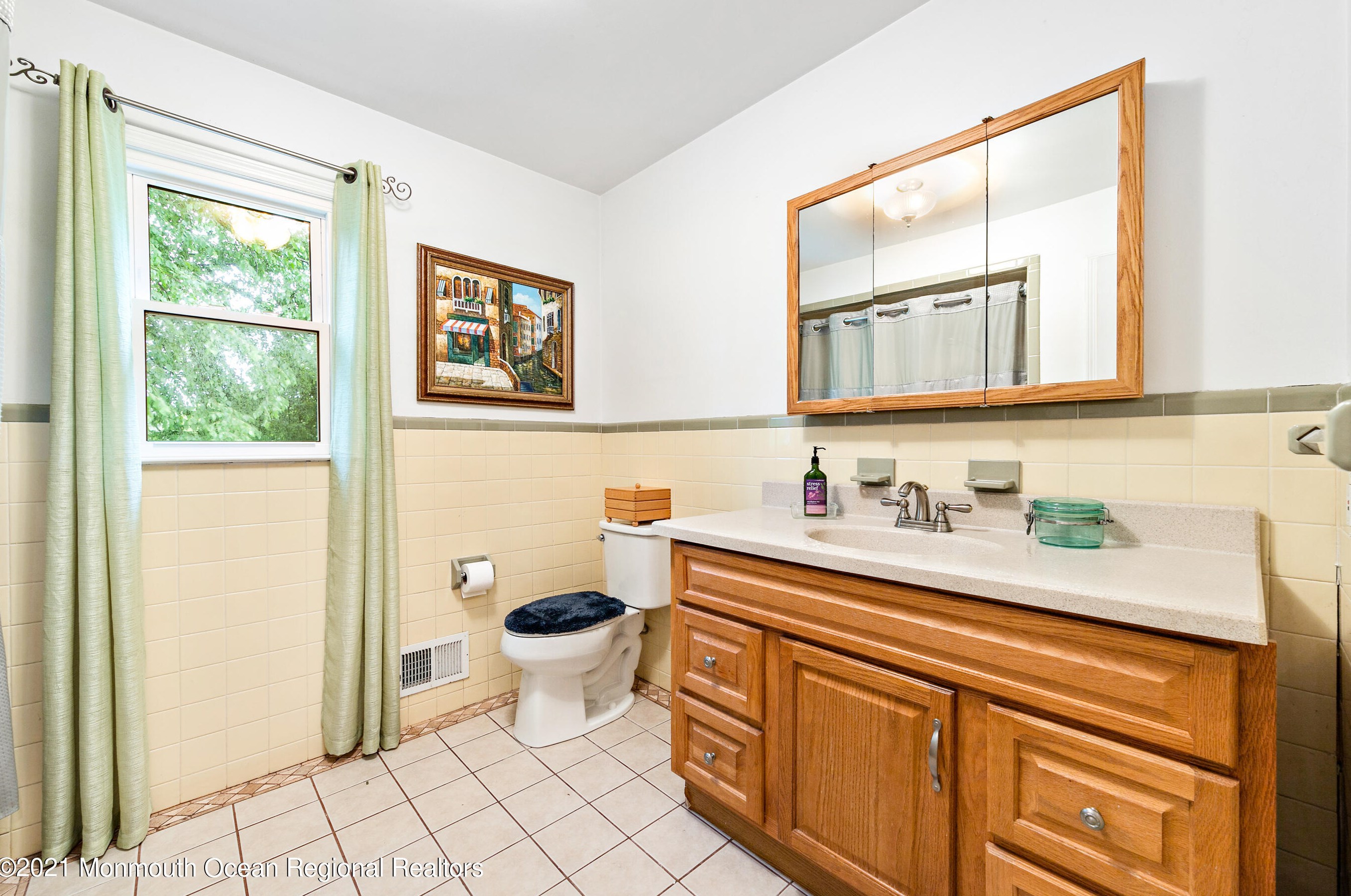 42 Hiawatha Ave, Oceanport NJ  07757-1606 exterior