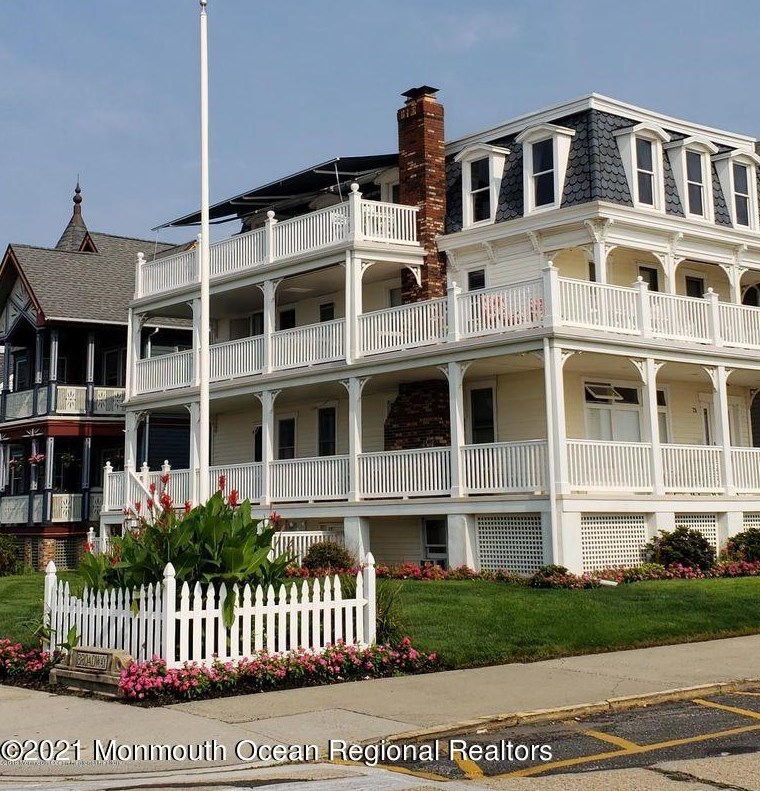 28 Ocean Ave Apt 3, Ocean Grove, NJ 07756