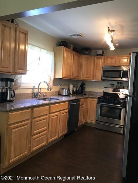 554 George Rd, Toms River, NJ 08753-6071