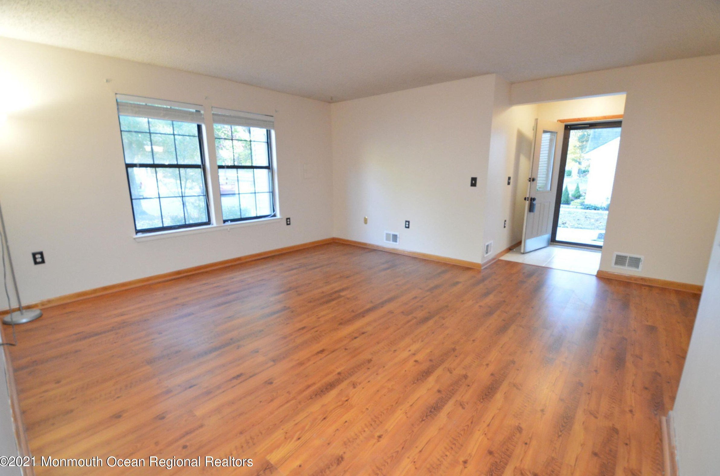 252 Azalea Cir, Jackson Twp, NJ 08527