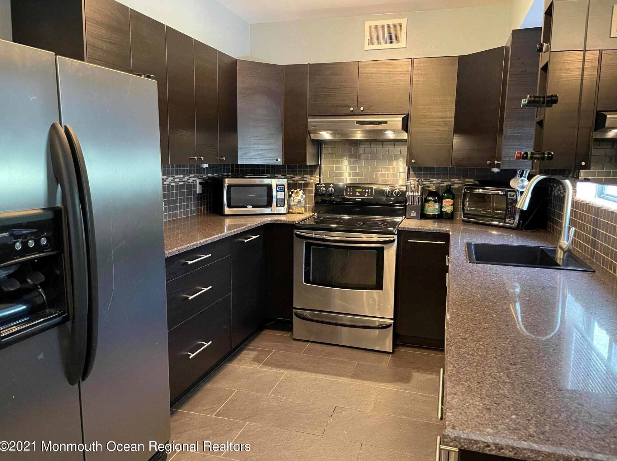 312 Middlewood Rd #312, Middletown, NJ 07748