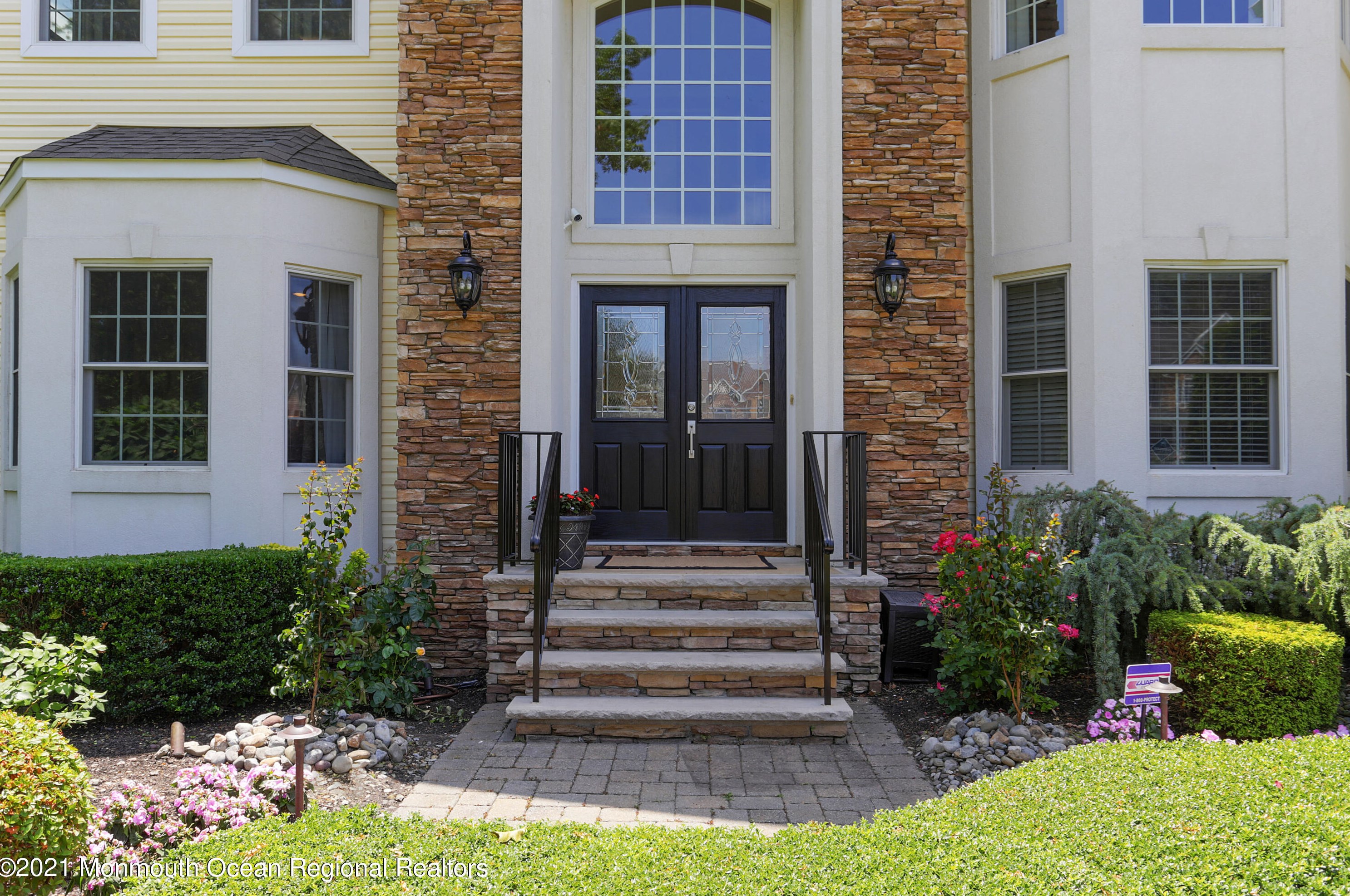 11 Selma Ln, Hazlet, NJ 07730