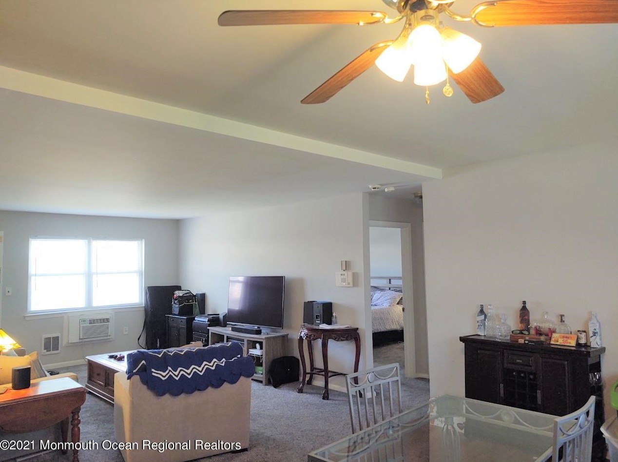 72 White St #b, Tinton Falls, NJ 07724