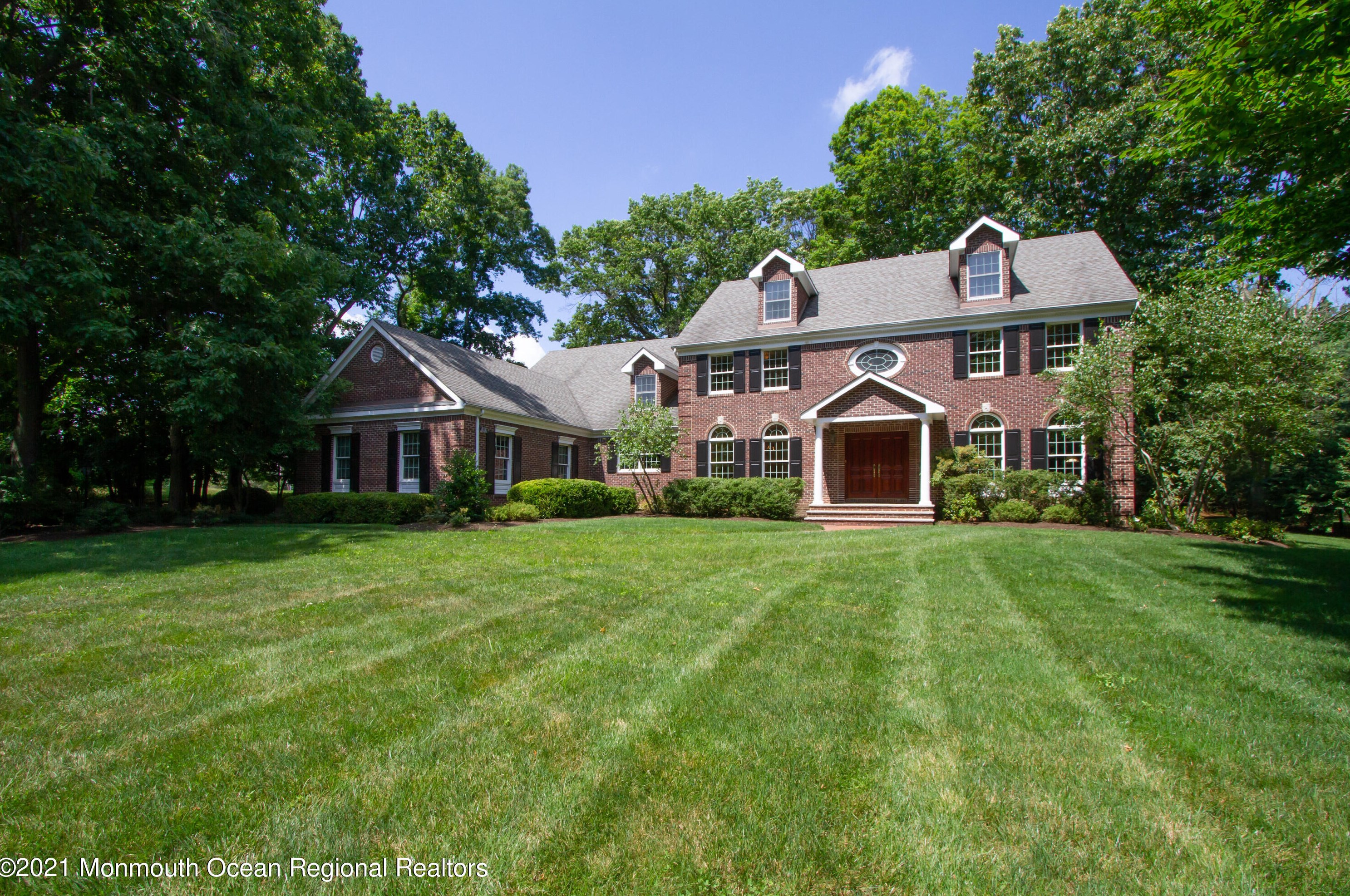 9 Raintree Ct, Holmdel Village, NJ 07733