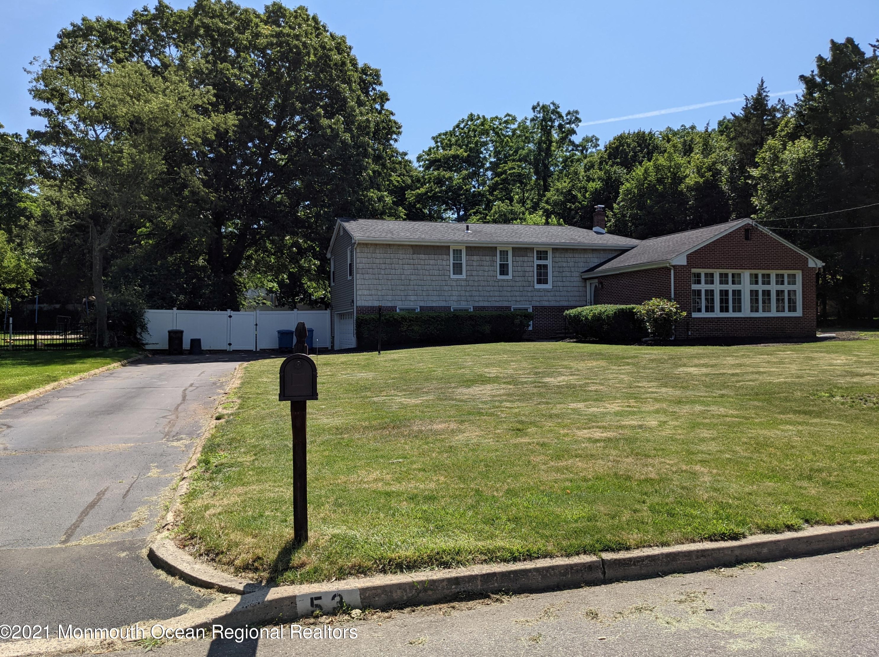 53 Knollwood Dr, Tinton Falls, NJ 07724