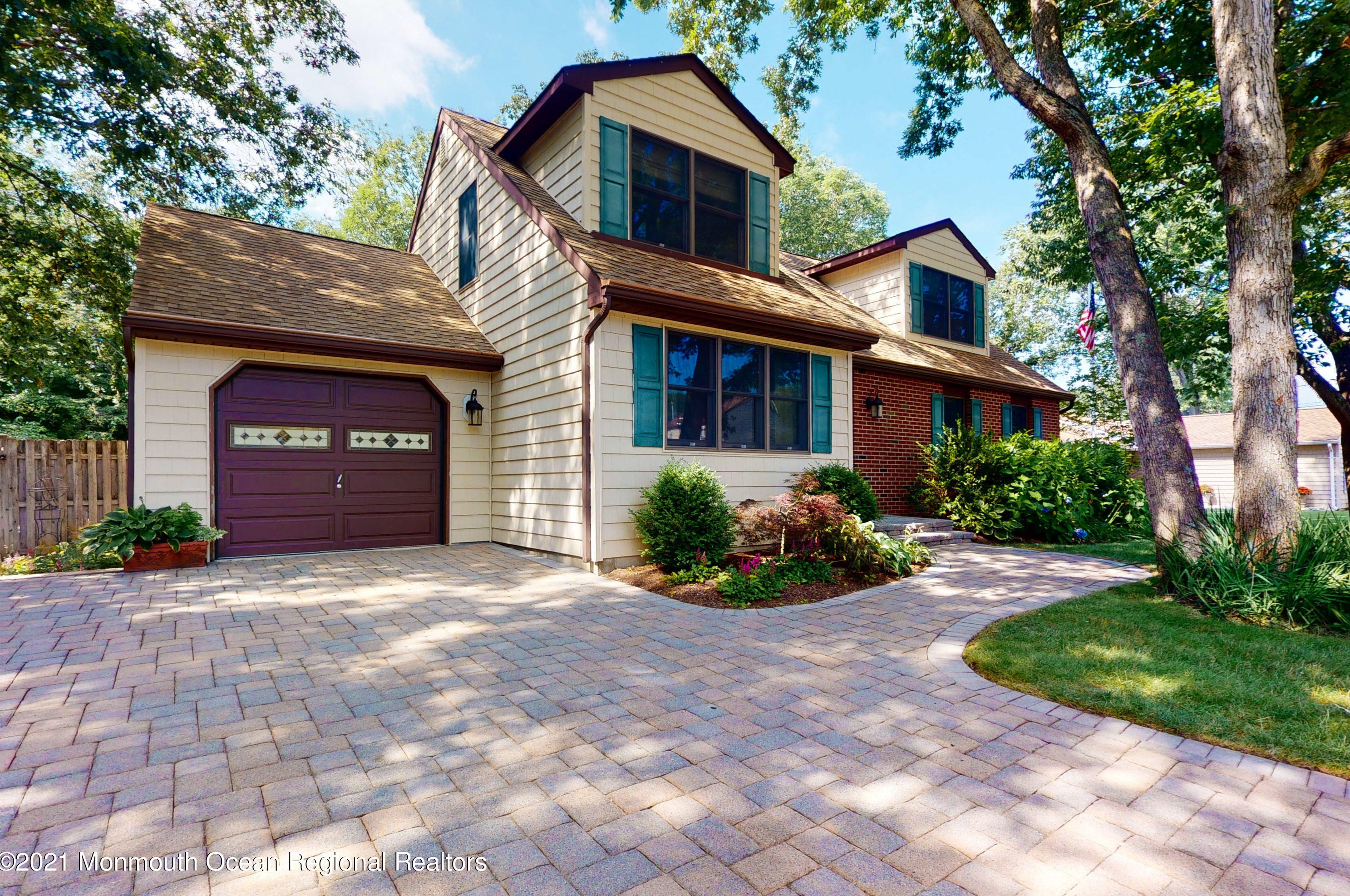 3 Laurel Crest Dr, Wall Township, NJ 07731-2632