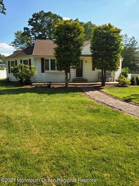 10 Northwoods Pl, Wall Township, NJ 07731-1415