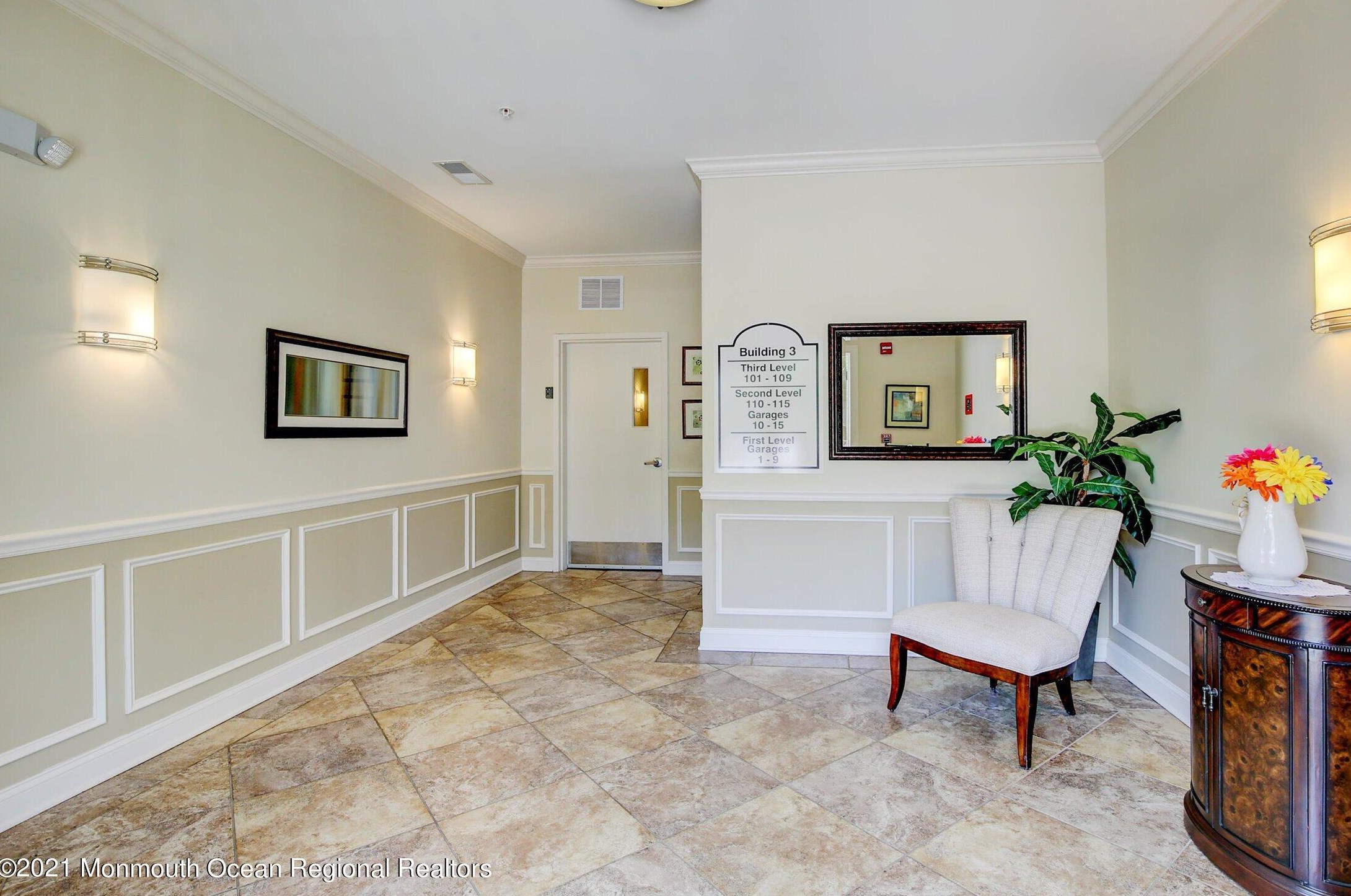 109 Magna Carta Dr, Morganville, NJ 07751