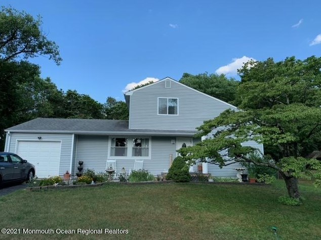 44 Arlyn Dr, Wall Township, NJ 07731-2755
