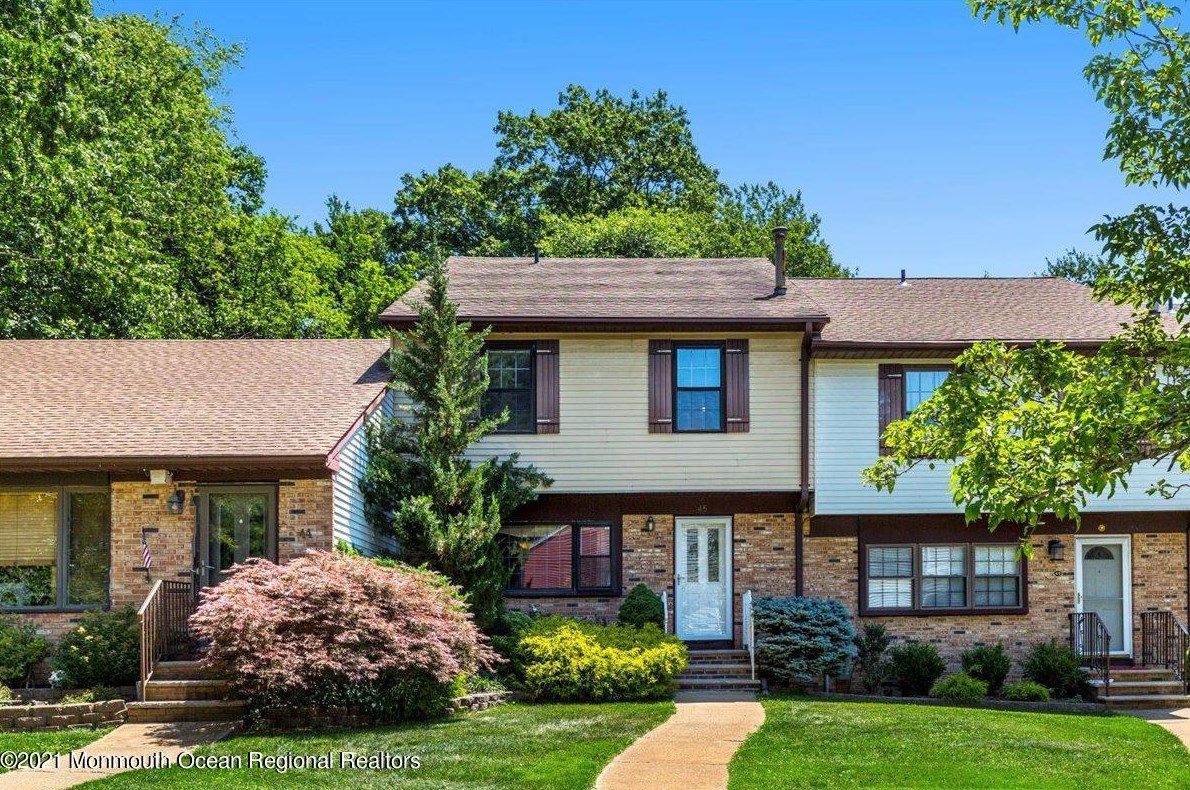 45 Corona Ct, Old Bridge, NJ 08857