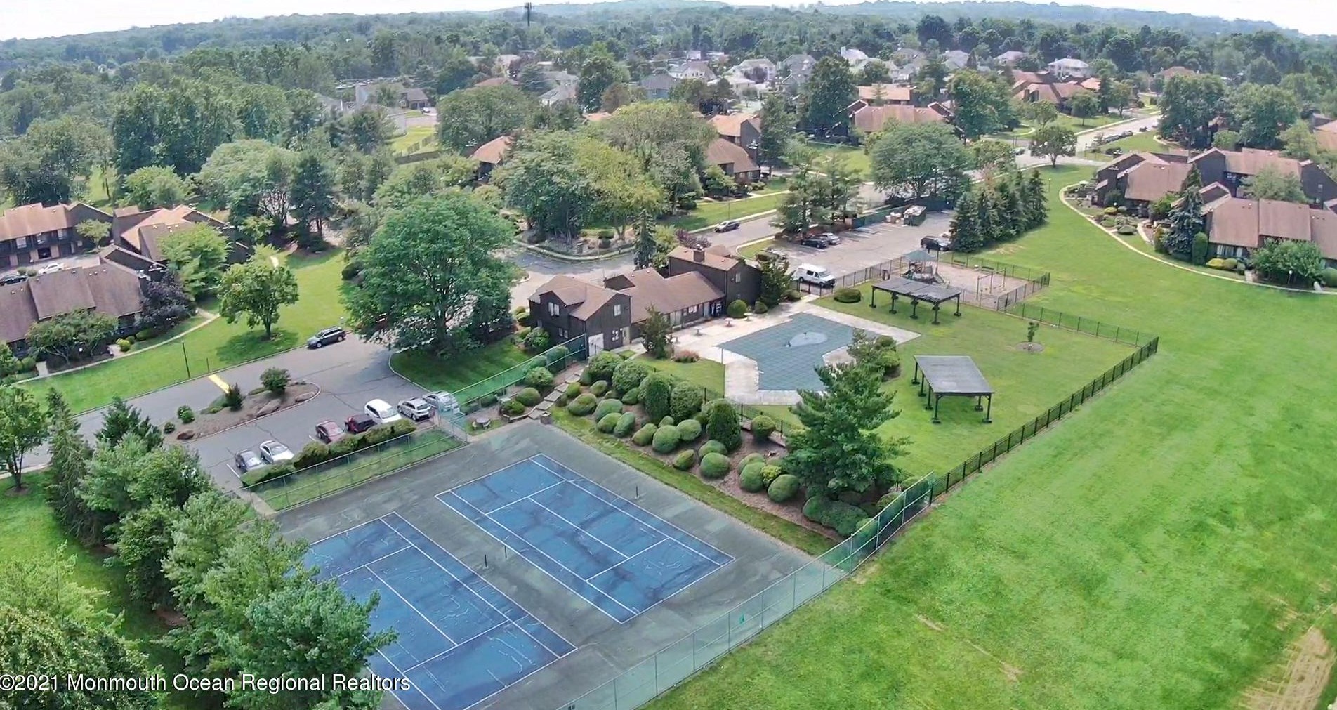 10 Westgate Dr #10, Edison, NJ 08820