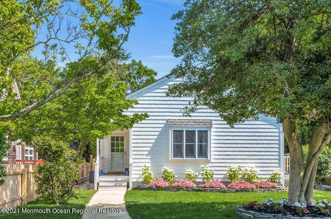 209 Howe St, Point Pleasant Beach, NJ 08742