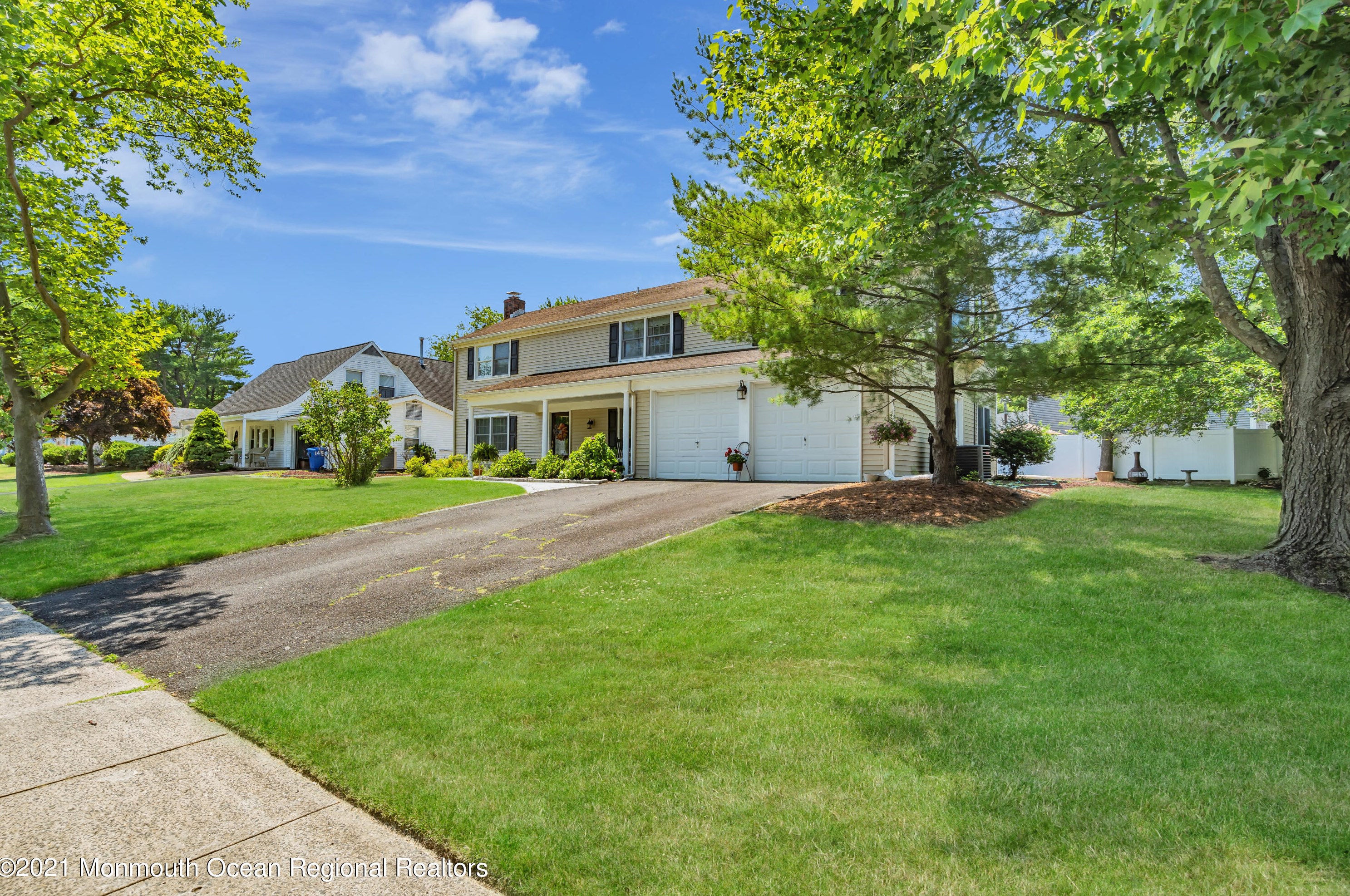 144 Ivy Hill Dr, Matawan, NJ 07747-1543