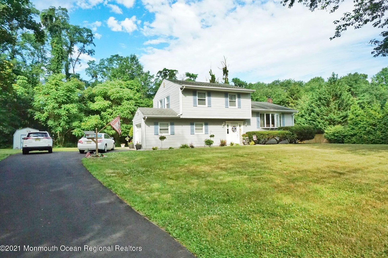 121 Cherry Tree Ln, Middletown, NJ 07748