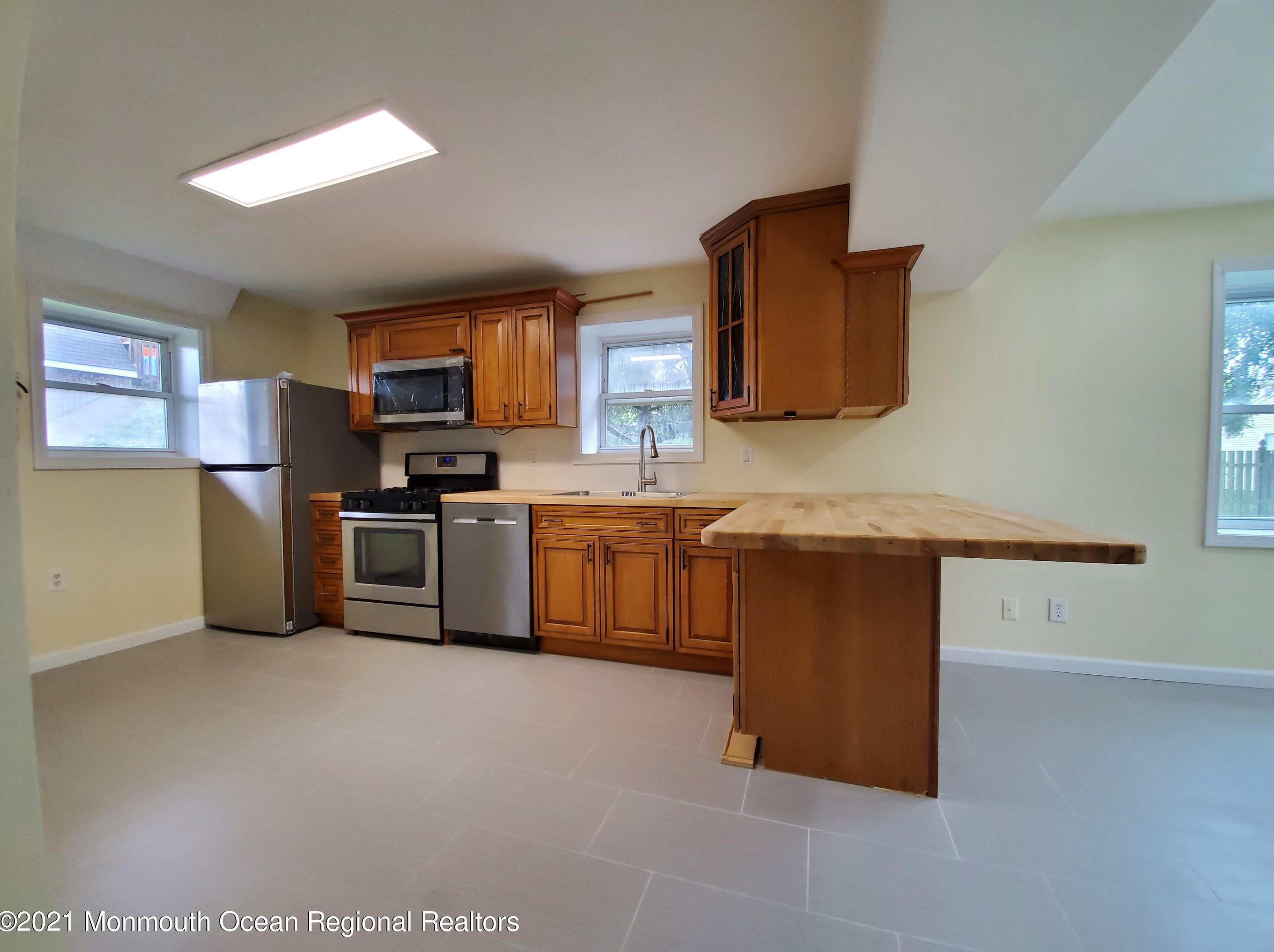 37 Beachway Ave #37, Ideal Beach, NJ 07734