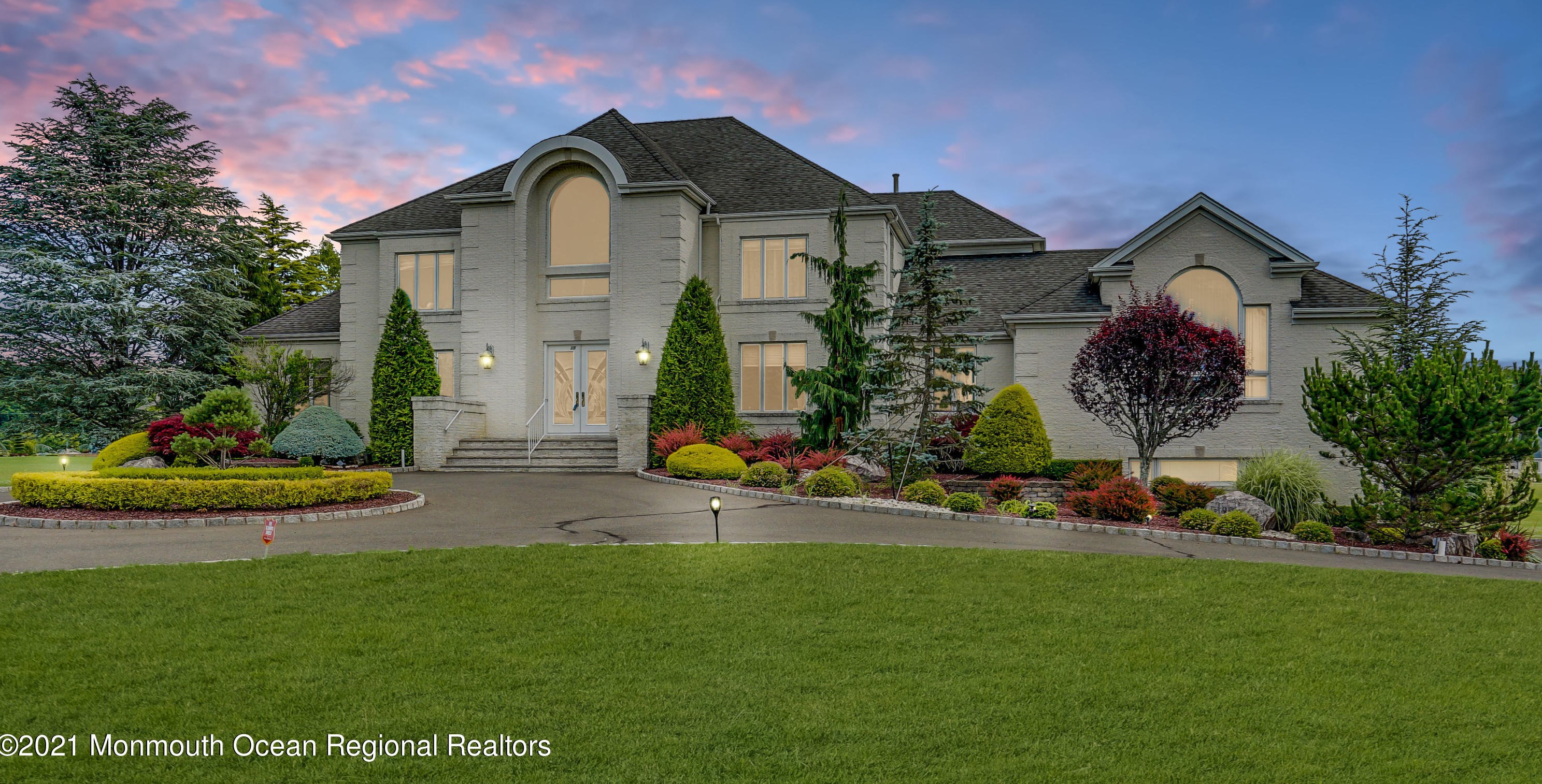 15 Igoe Rd, Morganville, NJ 07751