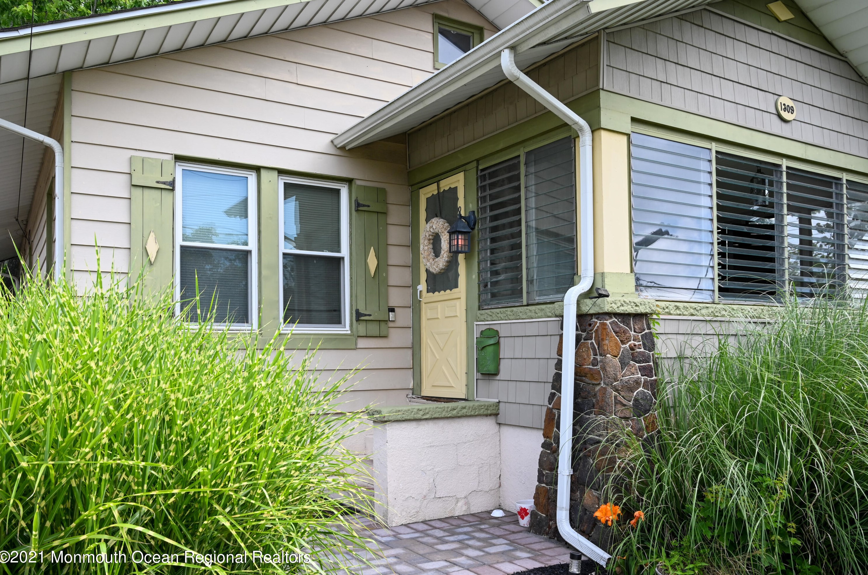 1309 9th Ave, Wall Township, NJ 07753-5122