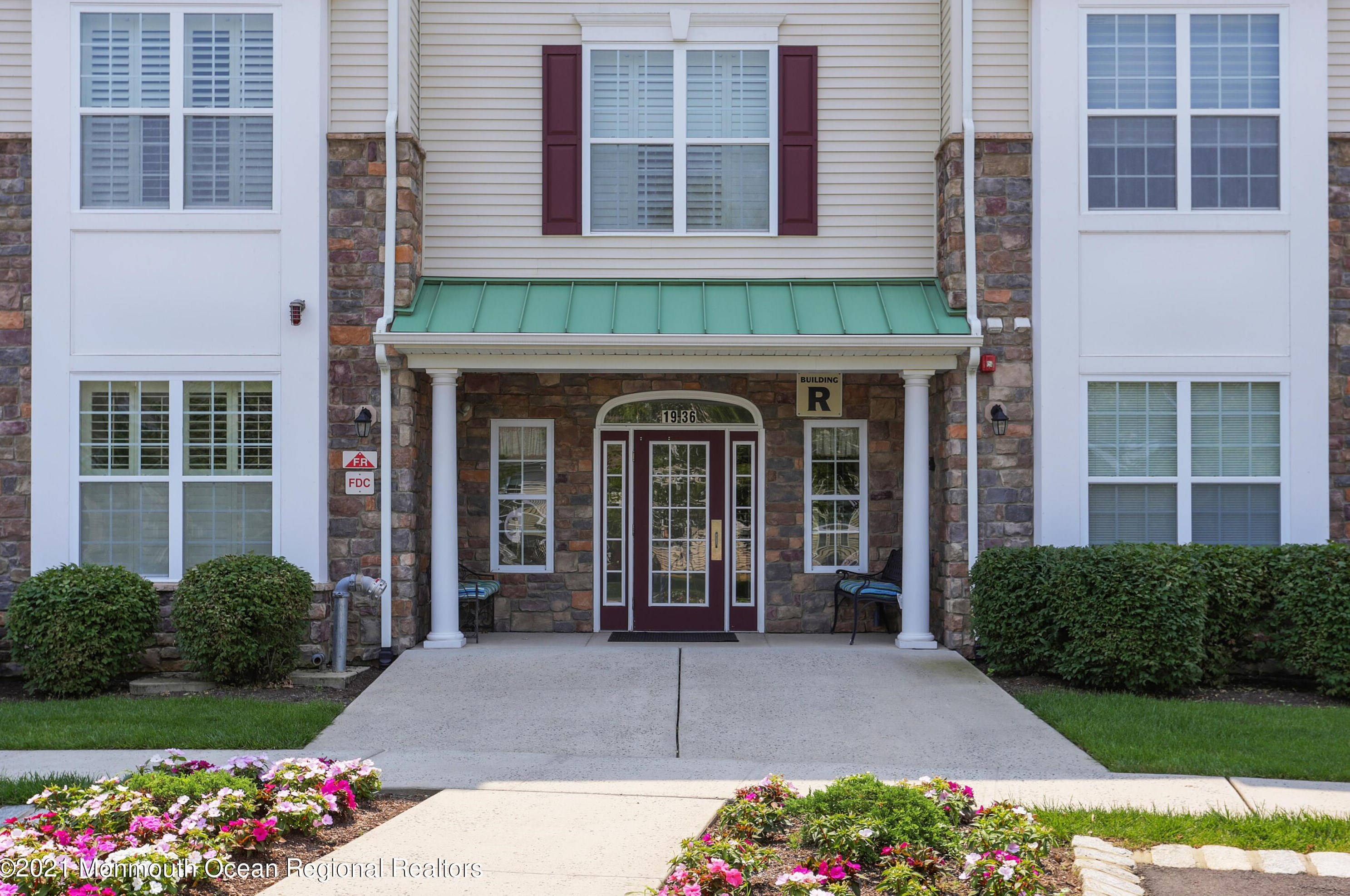 20 Azalea Dr, Old Bridge, NJ 08857
