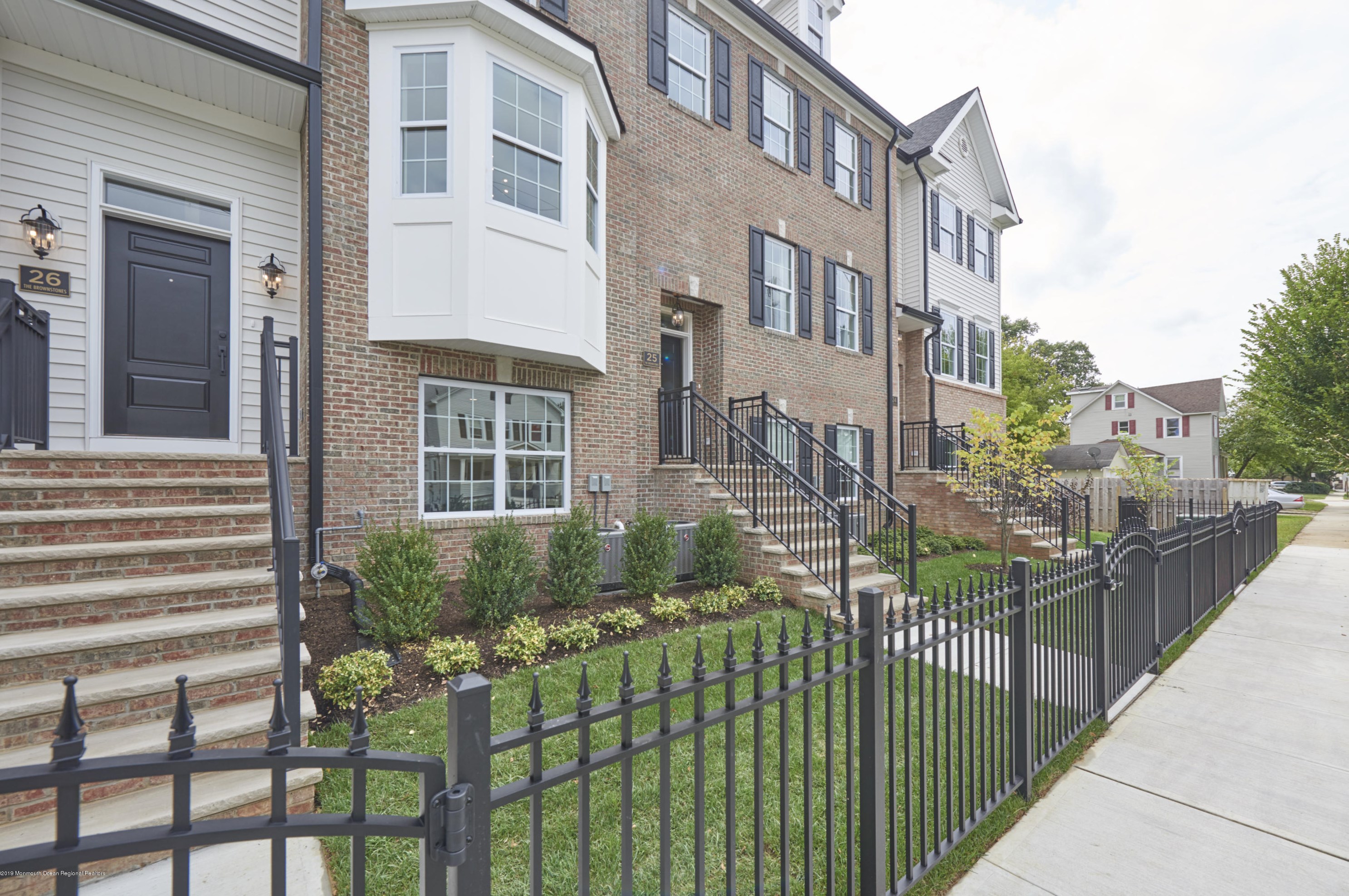 25 Catherine St, Tinton Falls, NJ 07701