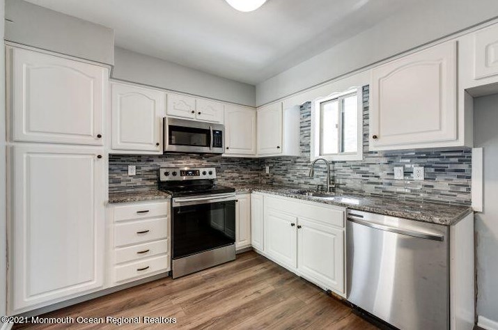 3 Locust Way, Wall Township NJ  07762-2108 exterior