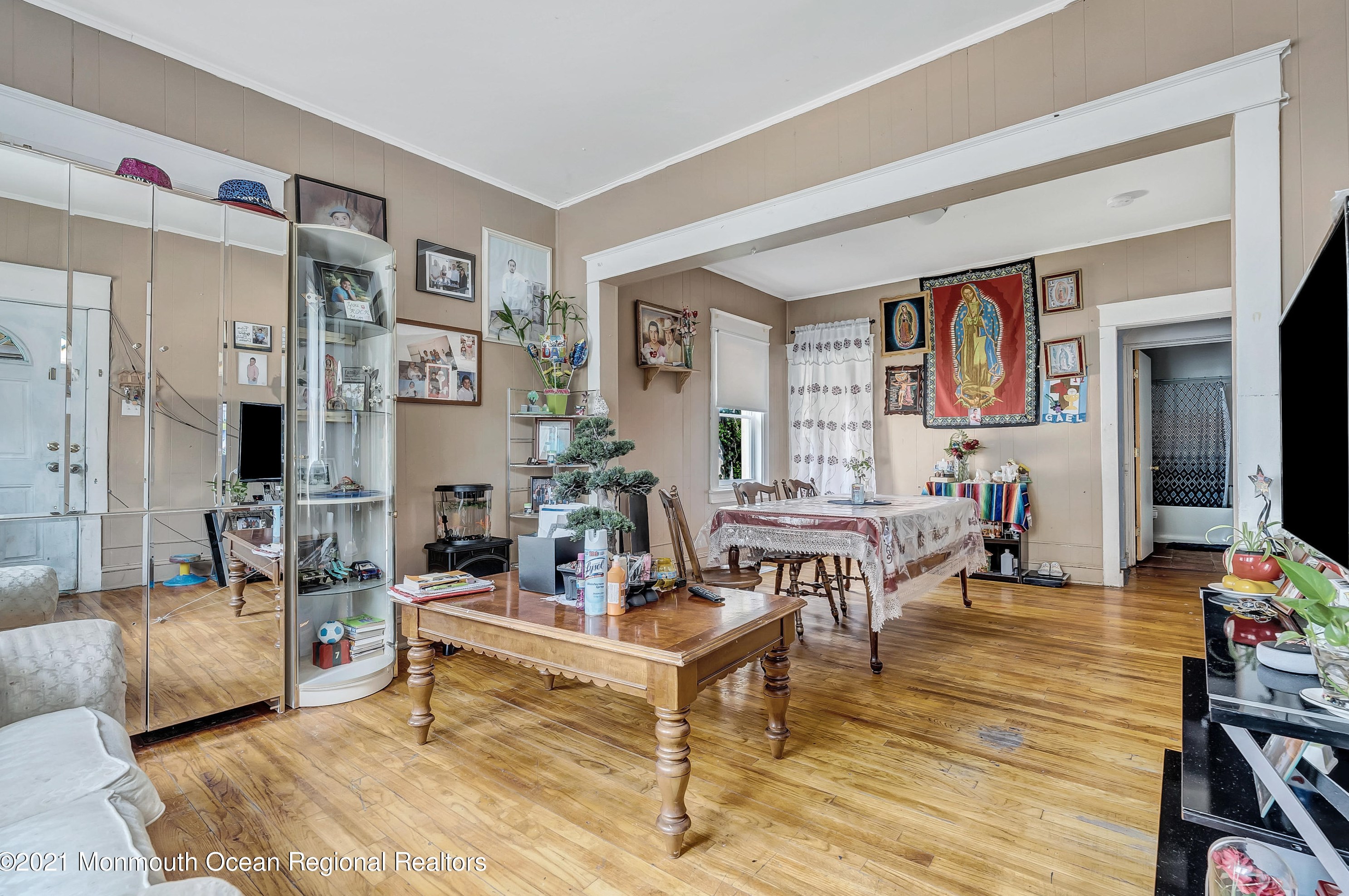 164 River St, Tinton Falls, NJ 07701