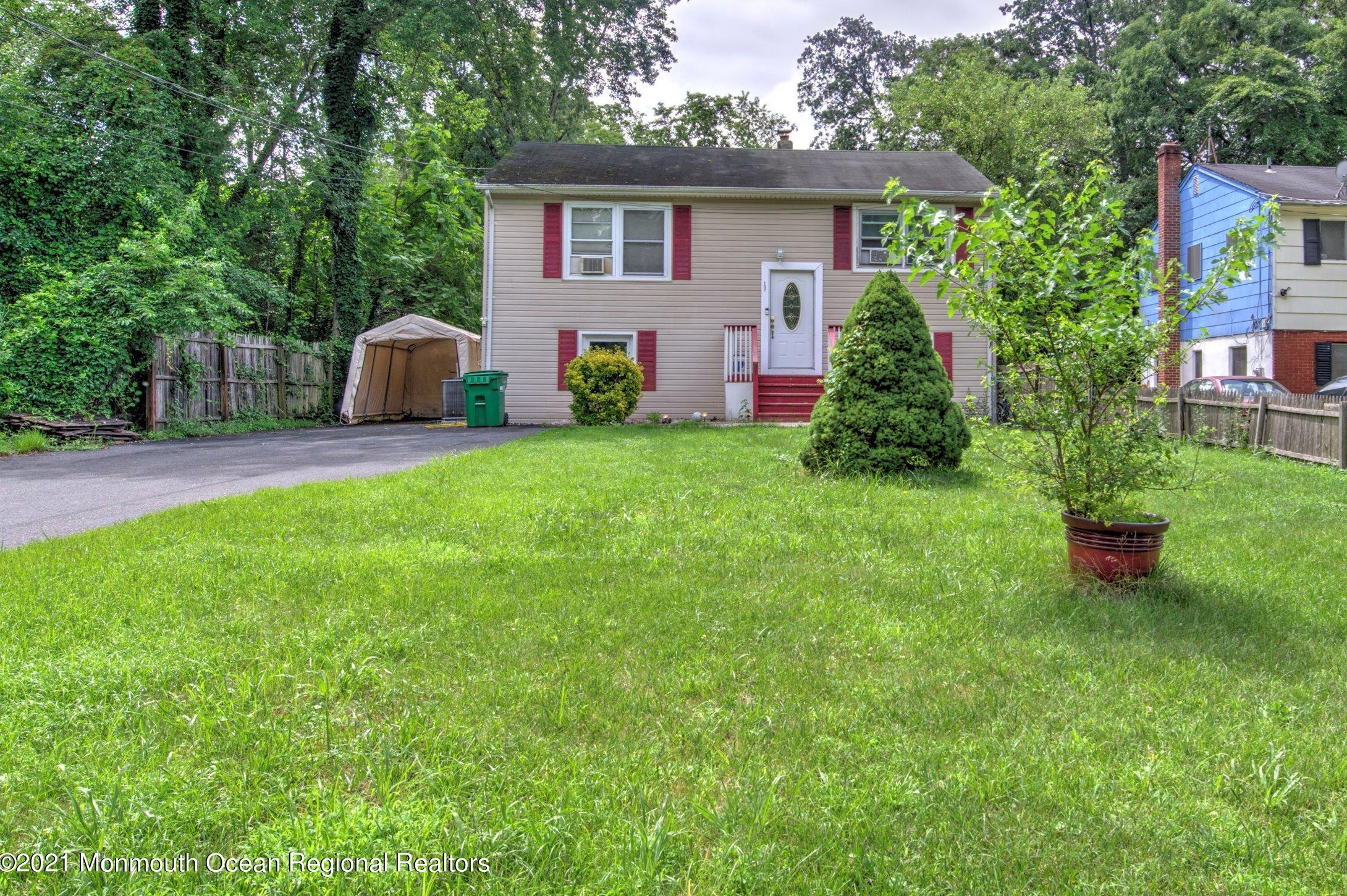 107 5th St, Wall Township, NJ 07731-8507