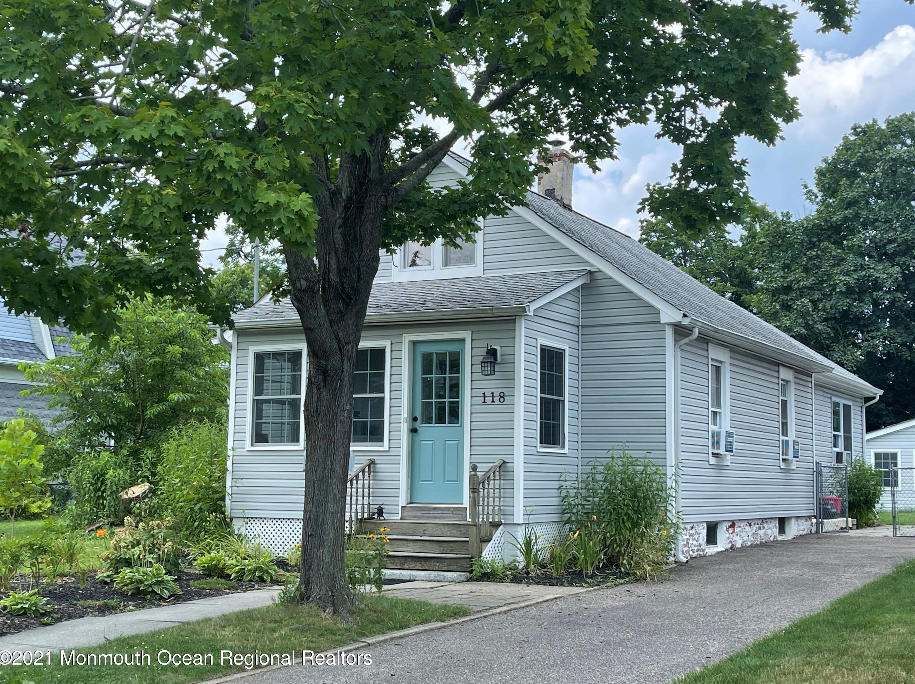 118 Seward Ave, Toms River, NJ 08753-6628