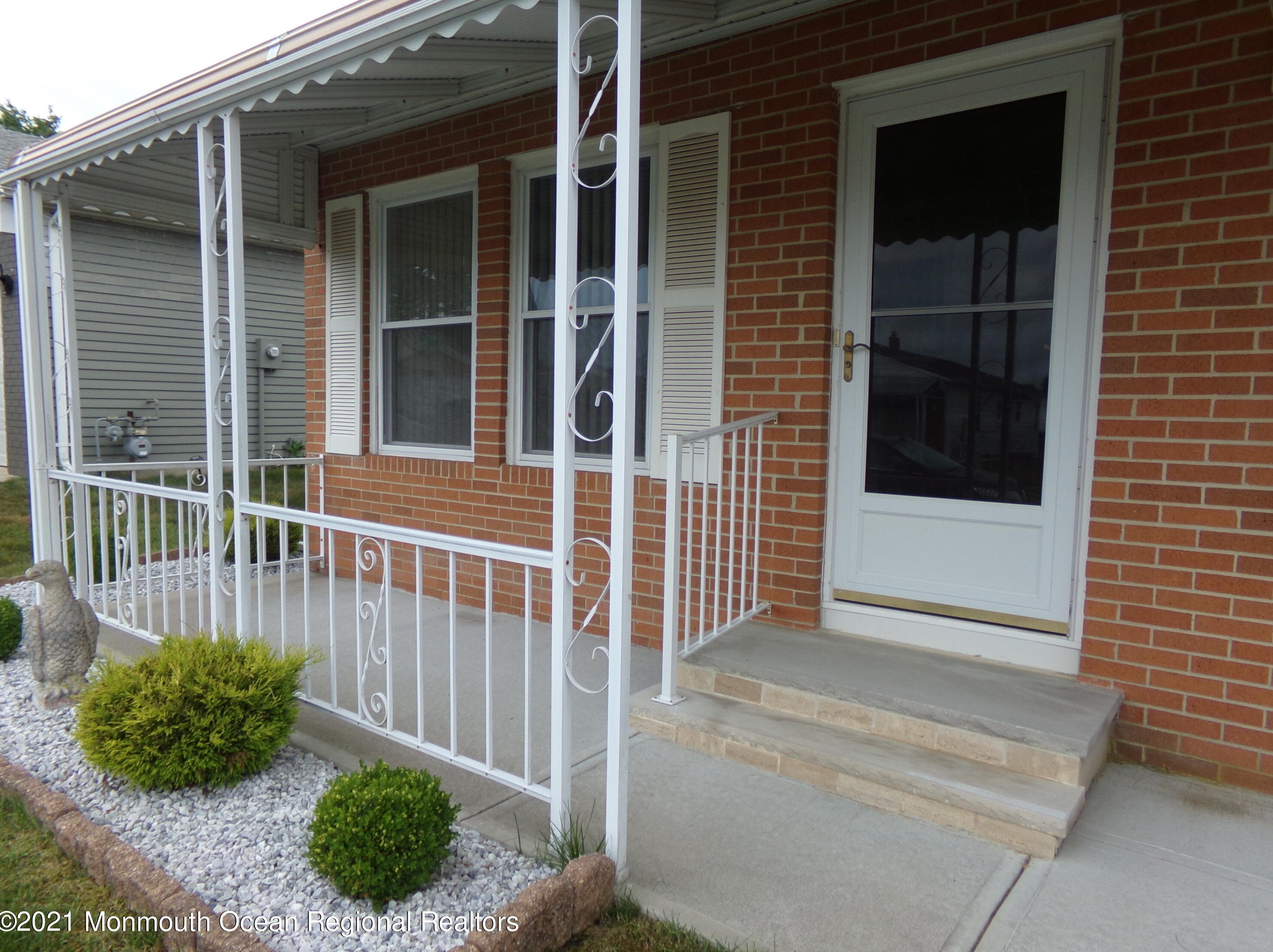 38 Canterbury Ln, Toms River, NJ 08757-6503
