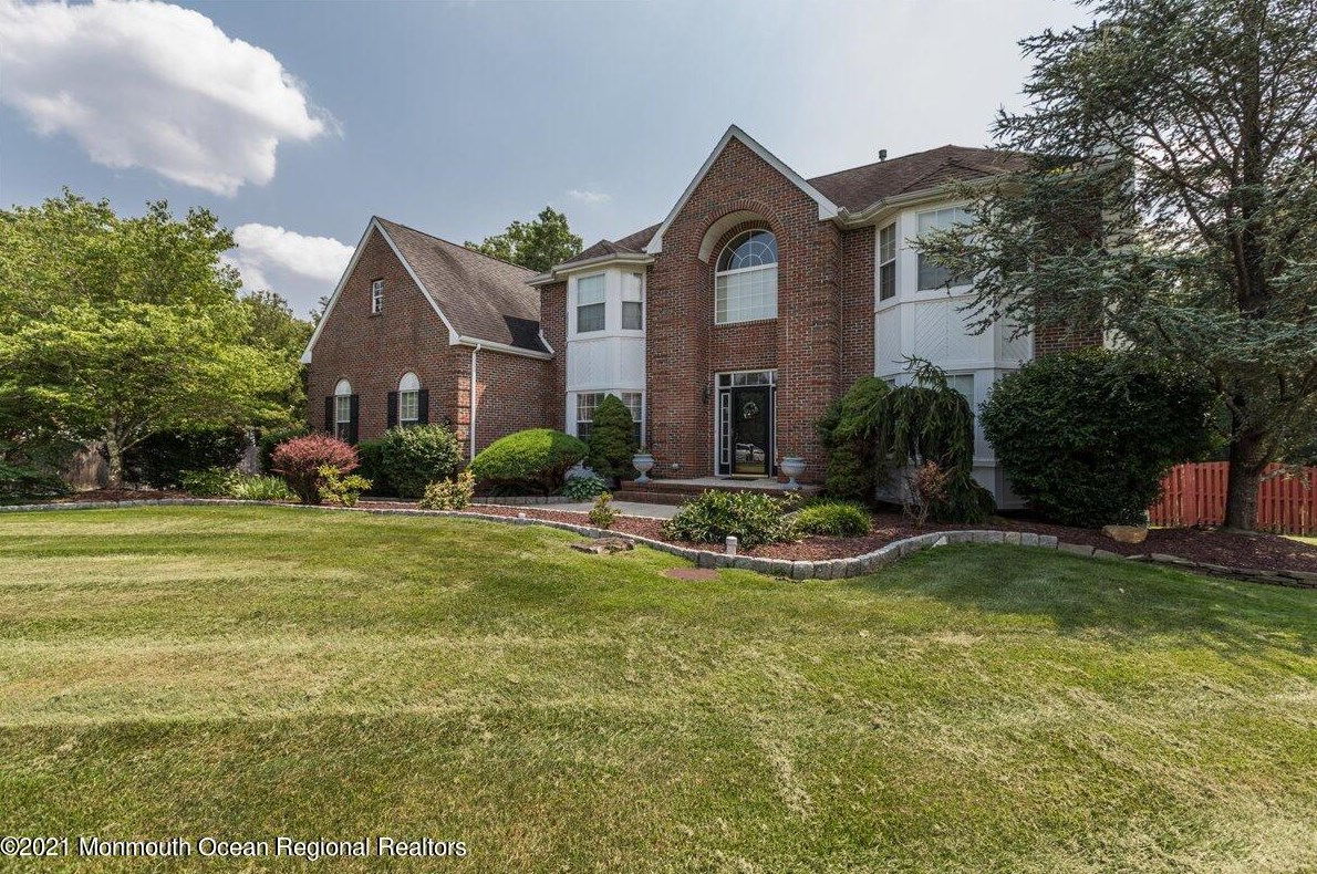 19 Susie Ln, Jackson Twp, NJ 08527