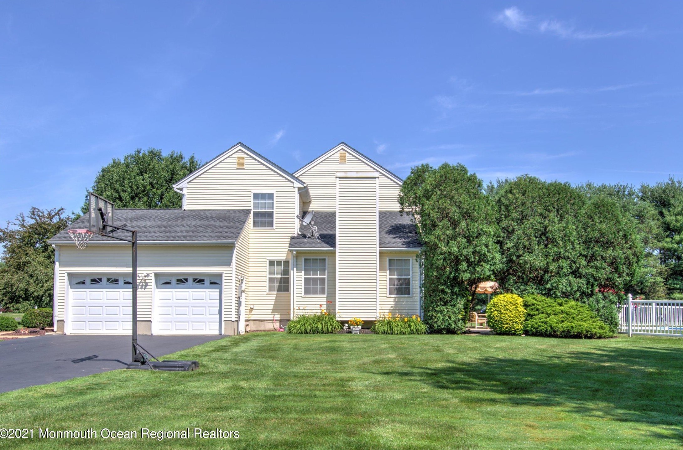 7 Hampshire Ct, Plumsted Township, NJ 08533