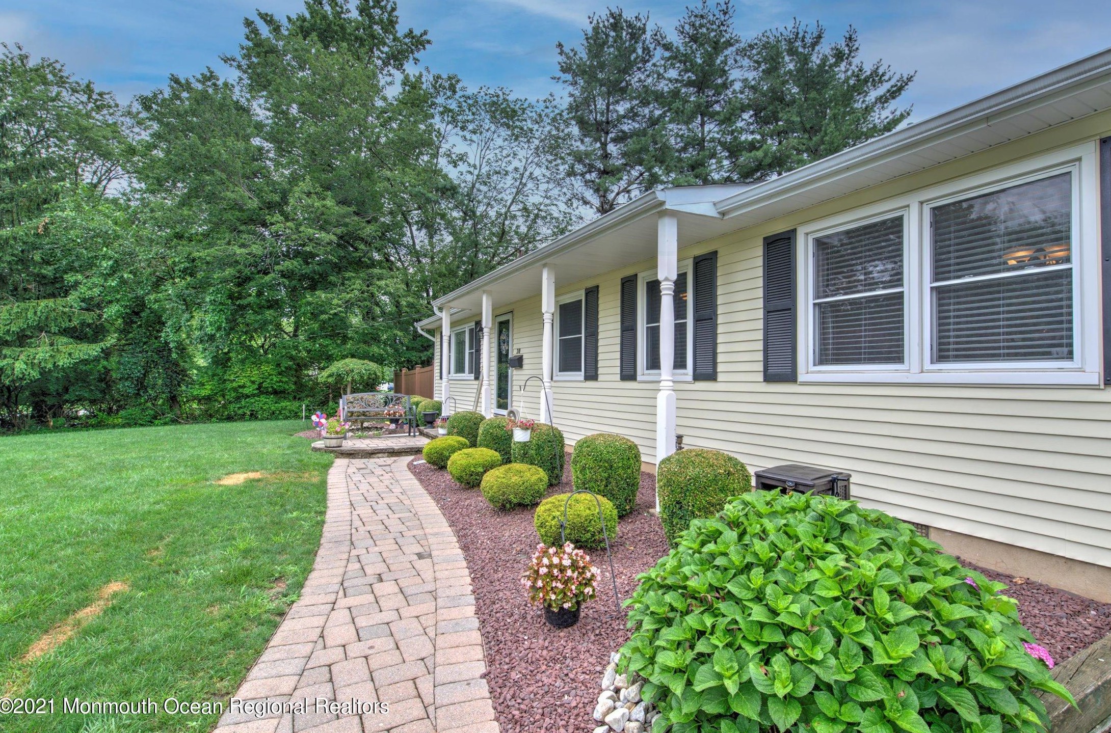 30 Sheffield Dr, Millstone Township, NJ 07726-3651