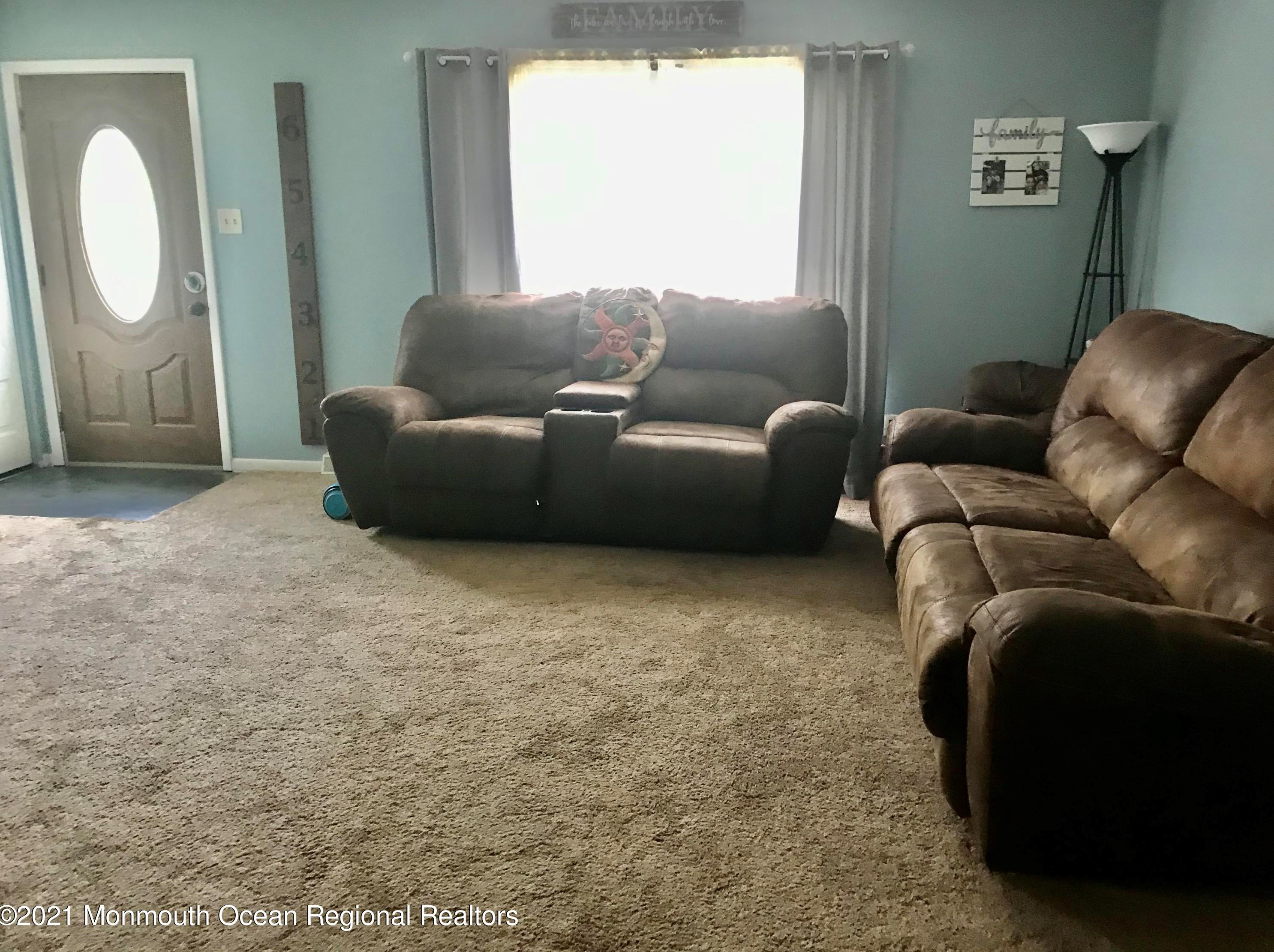 402 Decker Ct, Lacey Township, NJ 08734