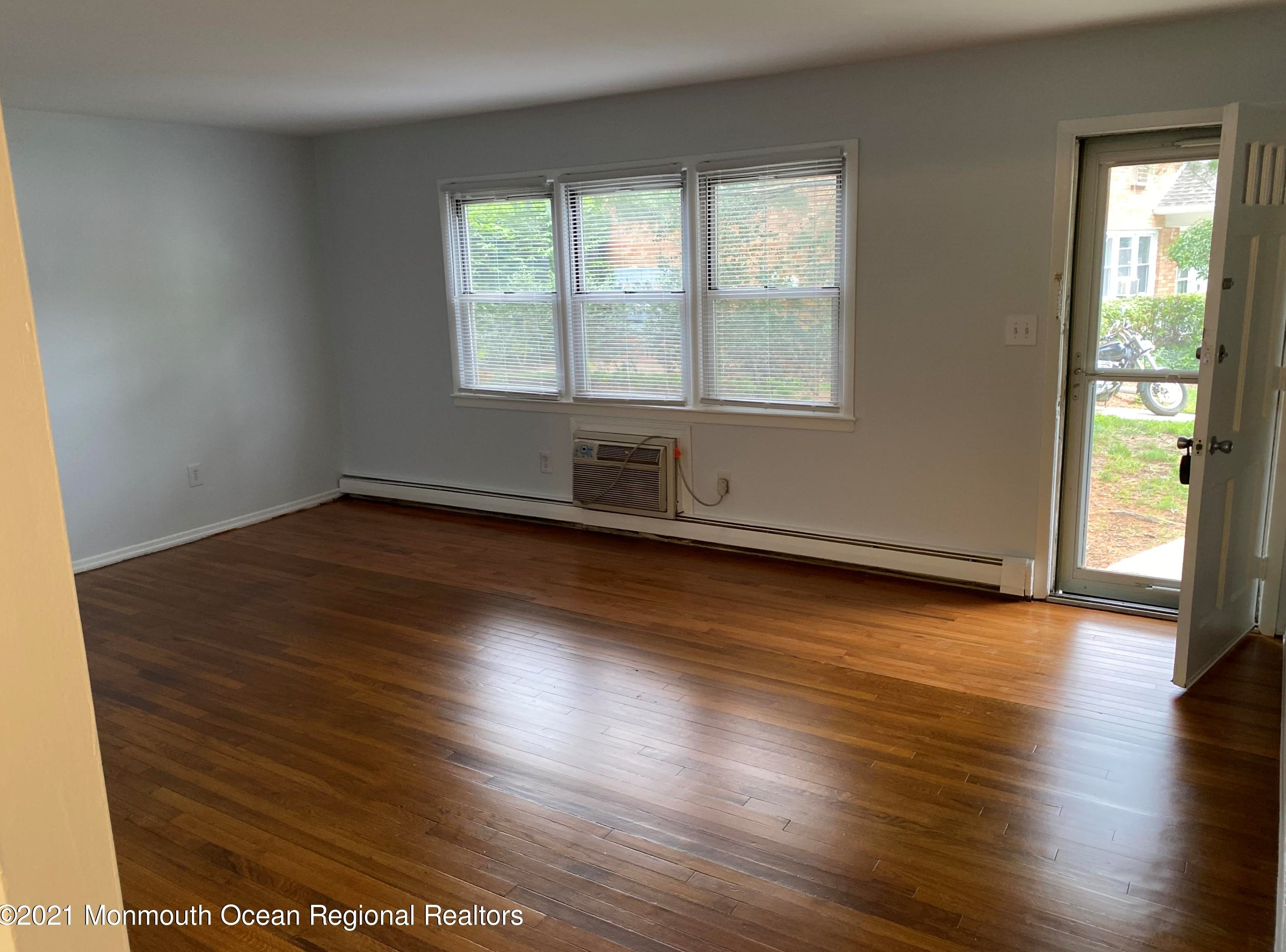 96 East Ave Apt 26, Atlantic Highlands, NJ 07716