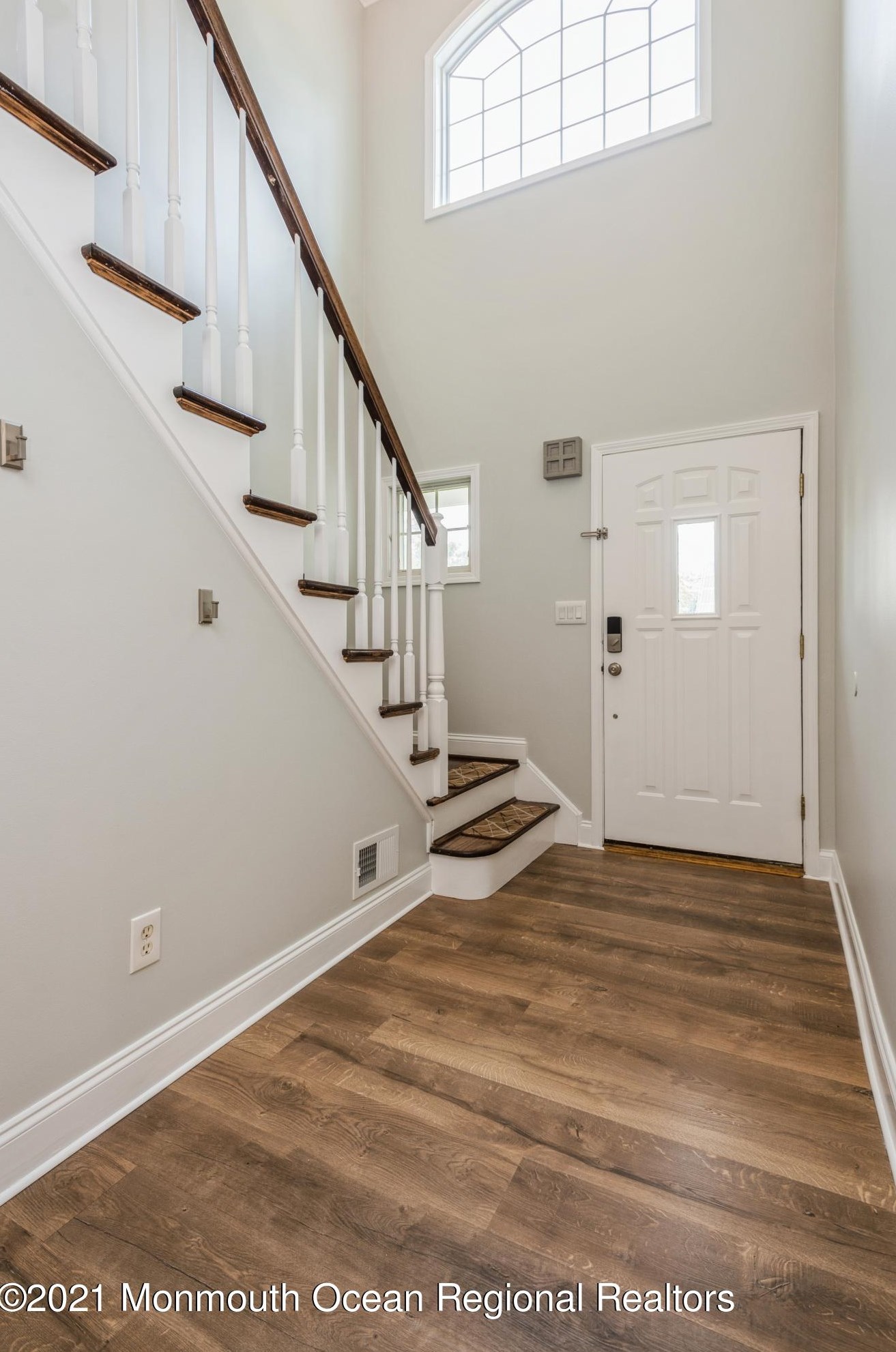 317 Pine St, Middletown, NJ 07748