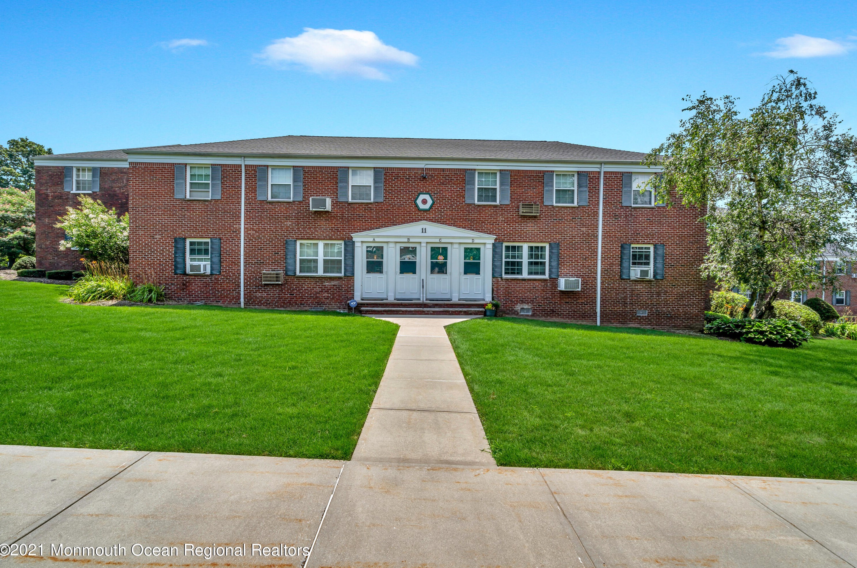 11 Roselle Ave, Roselle Park, NJ 07204-1345