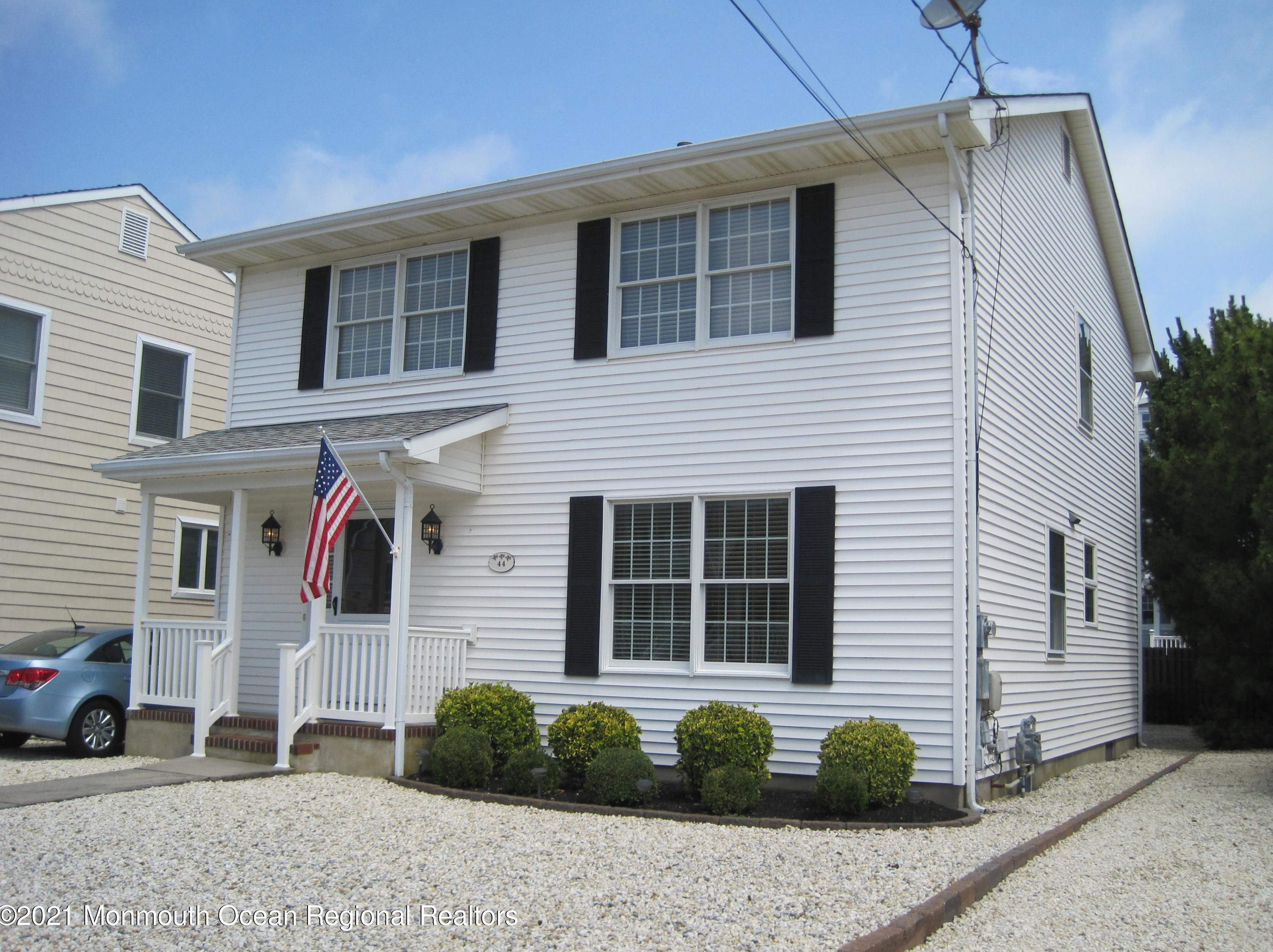 44 4th Ave, Lavallette, NJ 08735