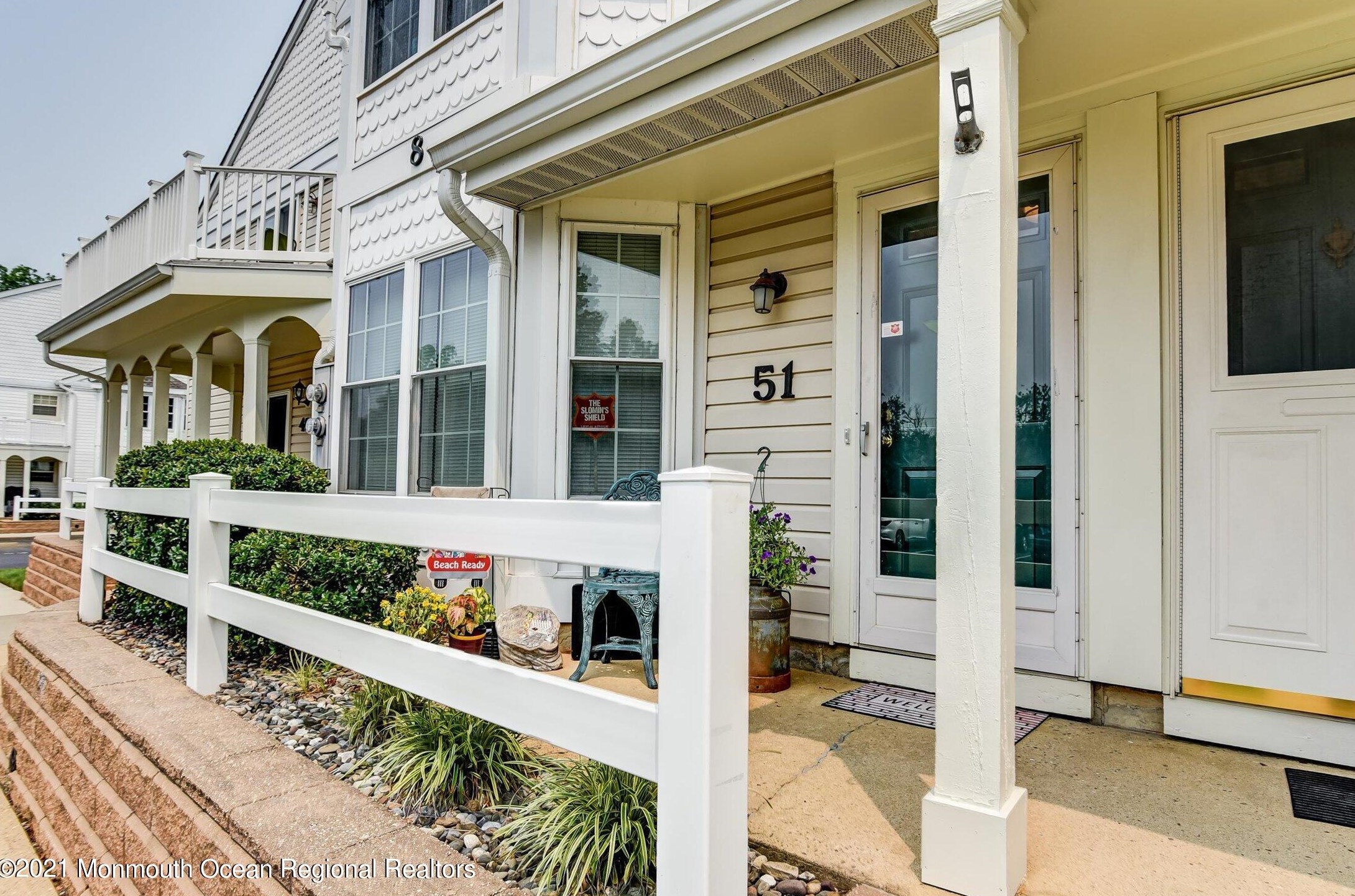 51 Tulip Ln, East Freehold, NJ 07728