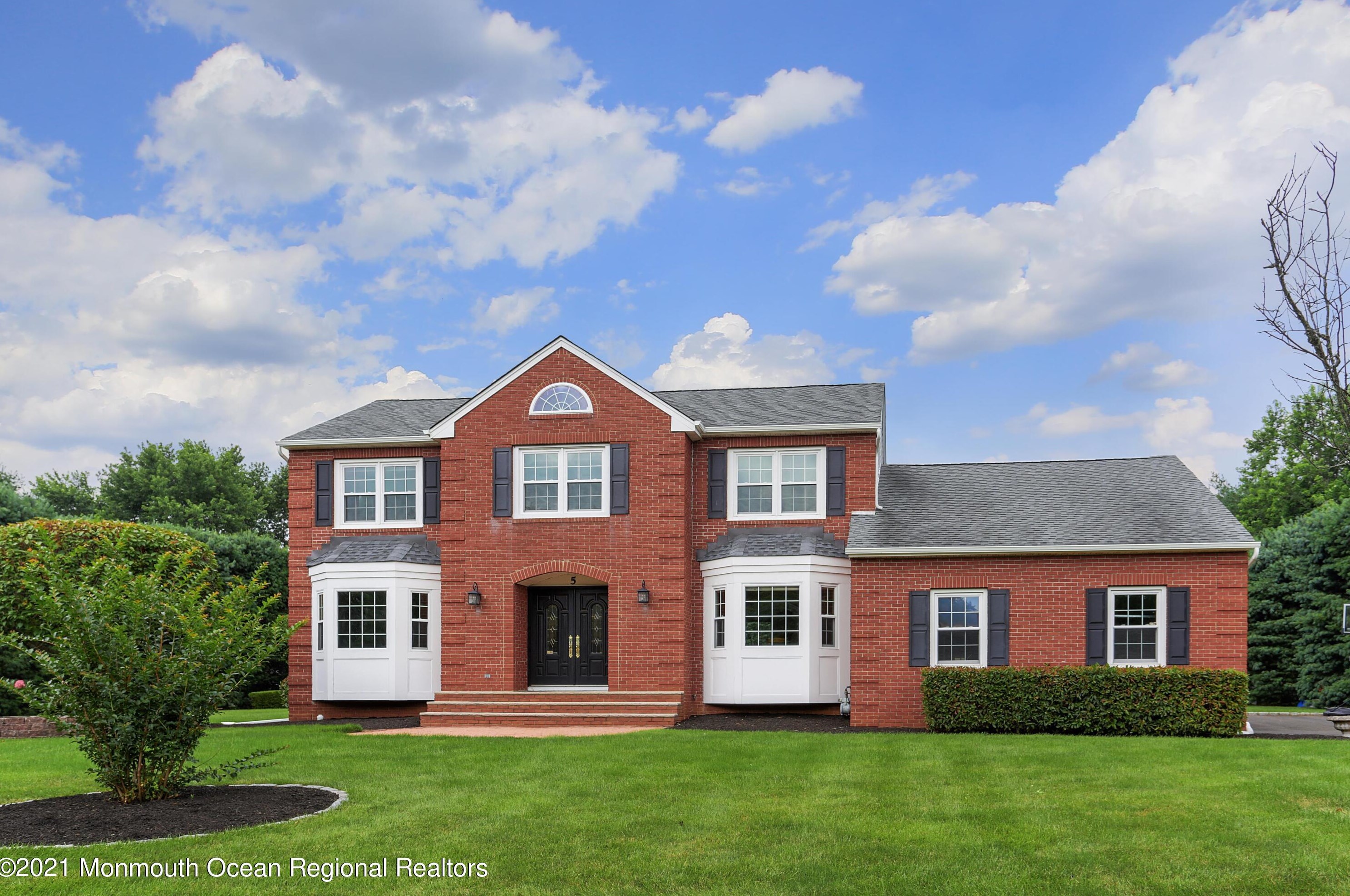 5 Assunpink Trail, East Freehold, NJ 07728