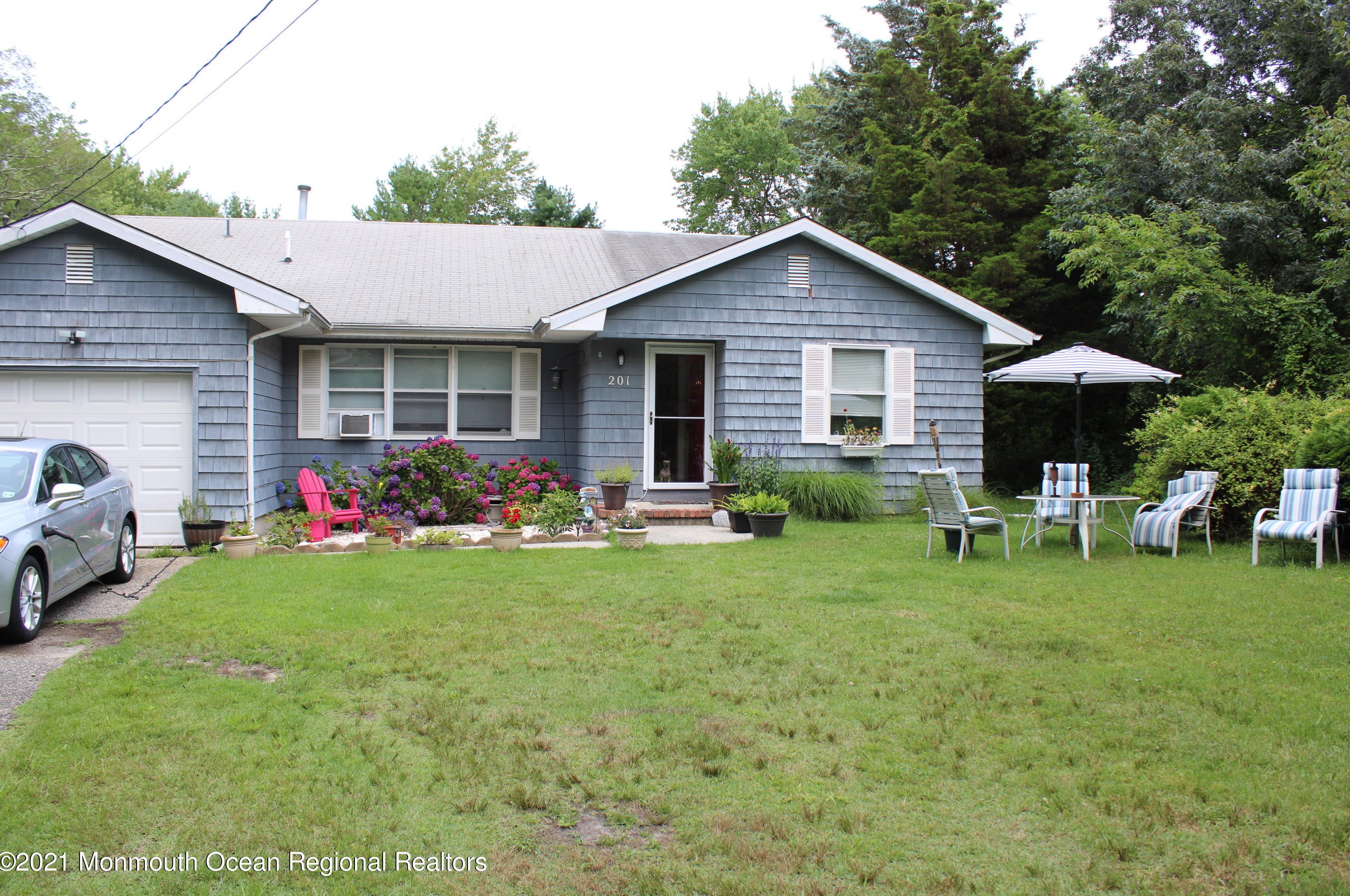 201 Point Pleasant Ave, Ocean Gate, NJ 08740-1398
