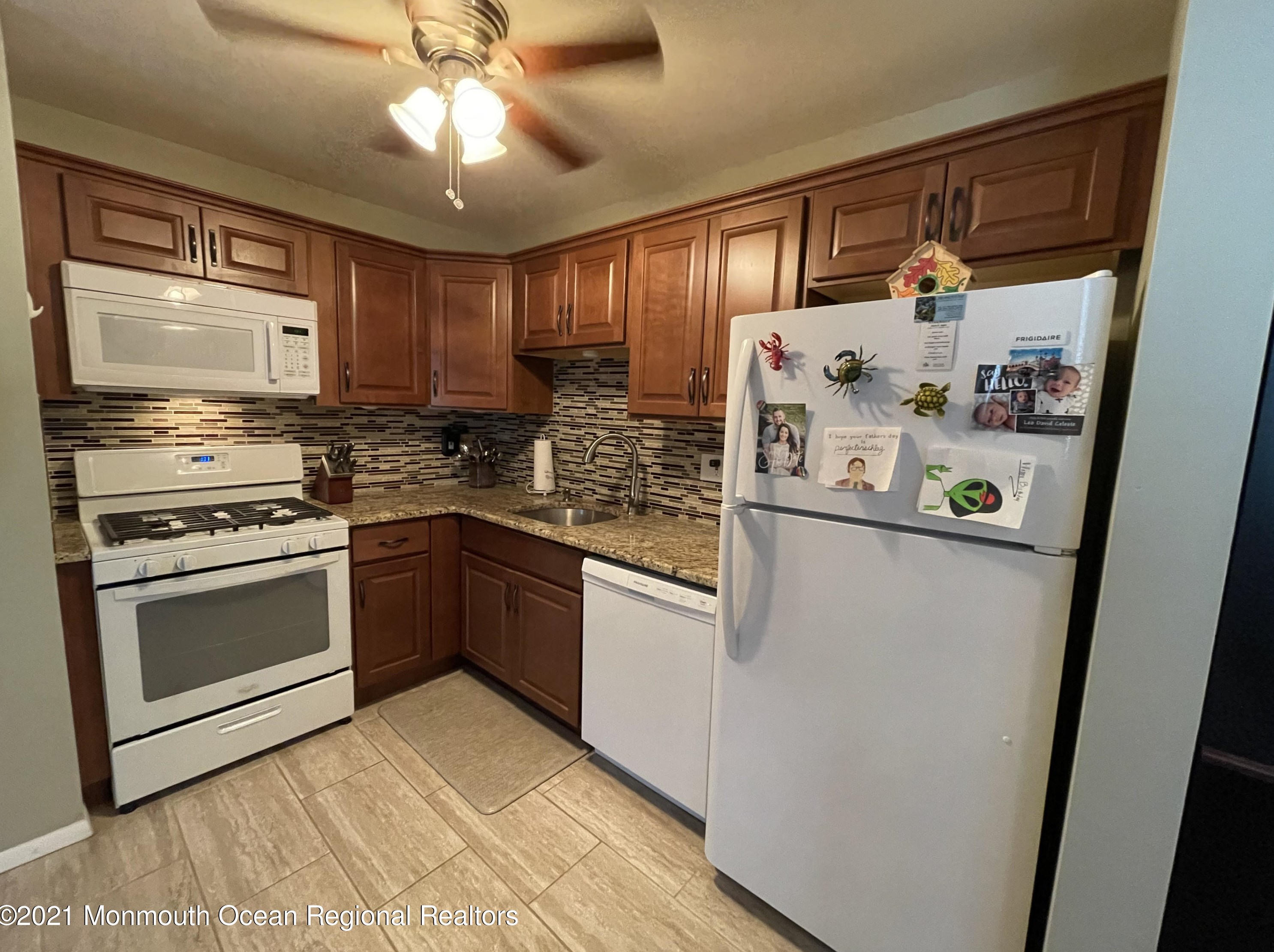 502 Cricket Ln #502, Woodbridge, NJ 07095