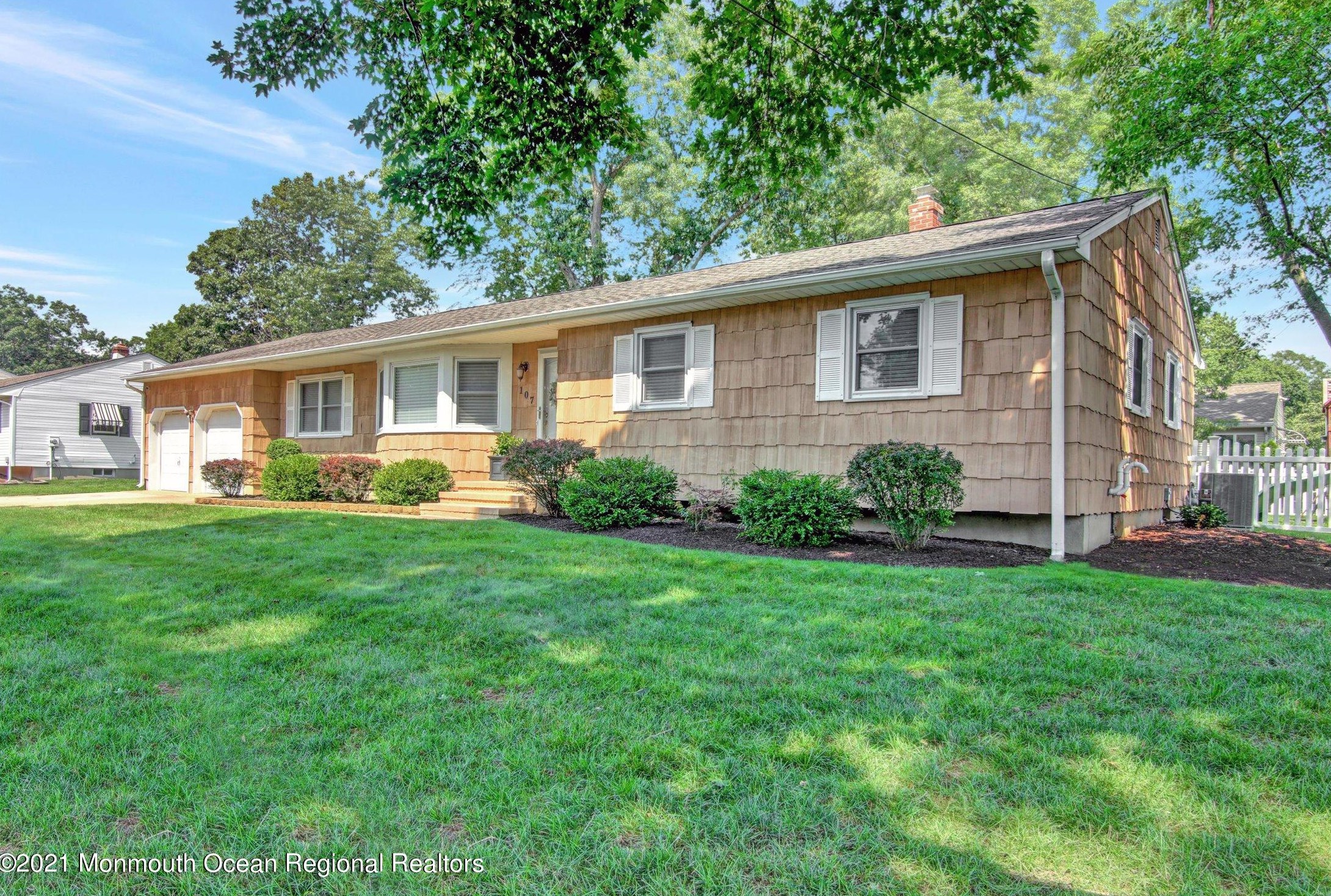 107 Orange St, Oakhurst, NJ 07755-1127