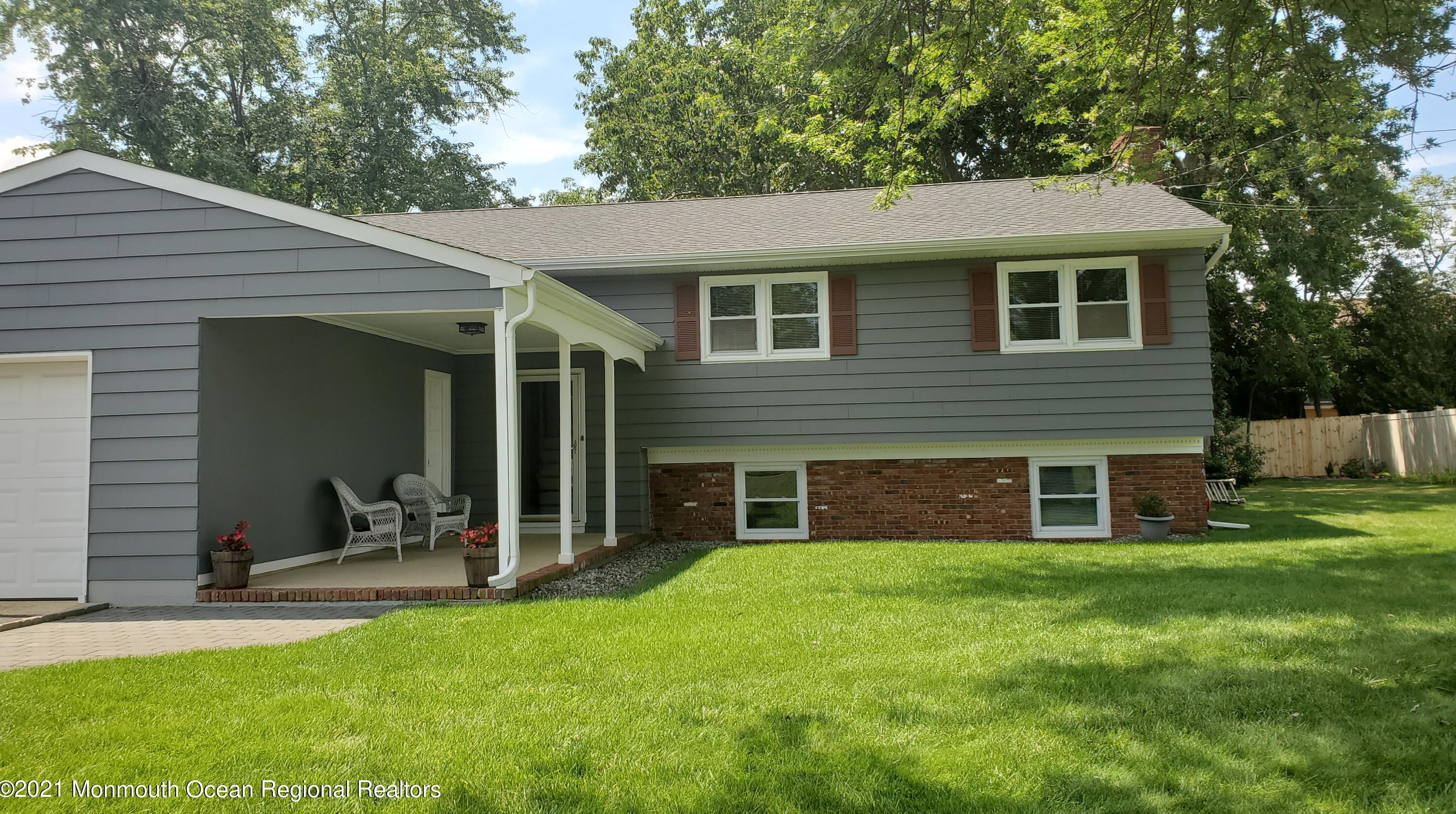 29 Gloria Ann Smith Dr, Bricktown, NJ 08723