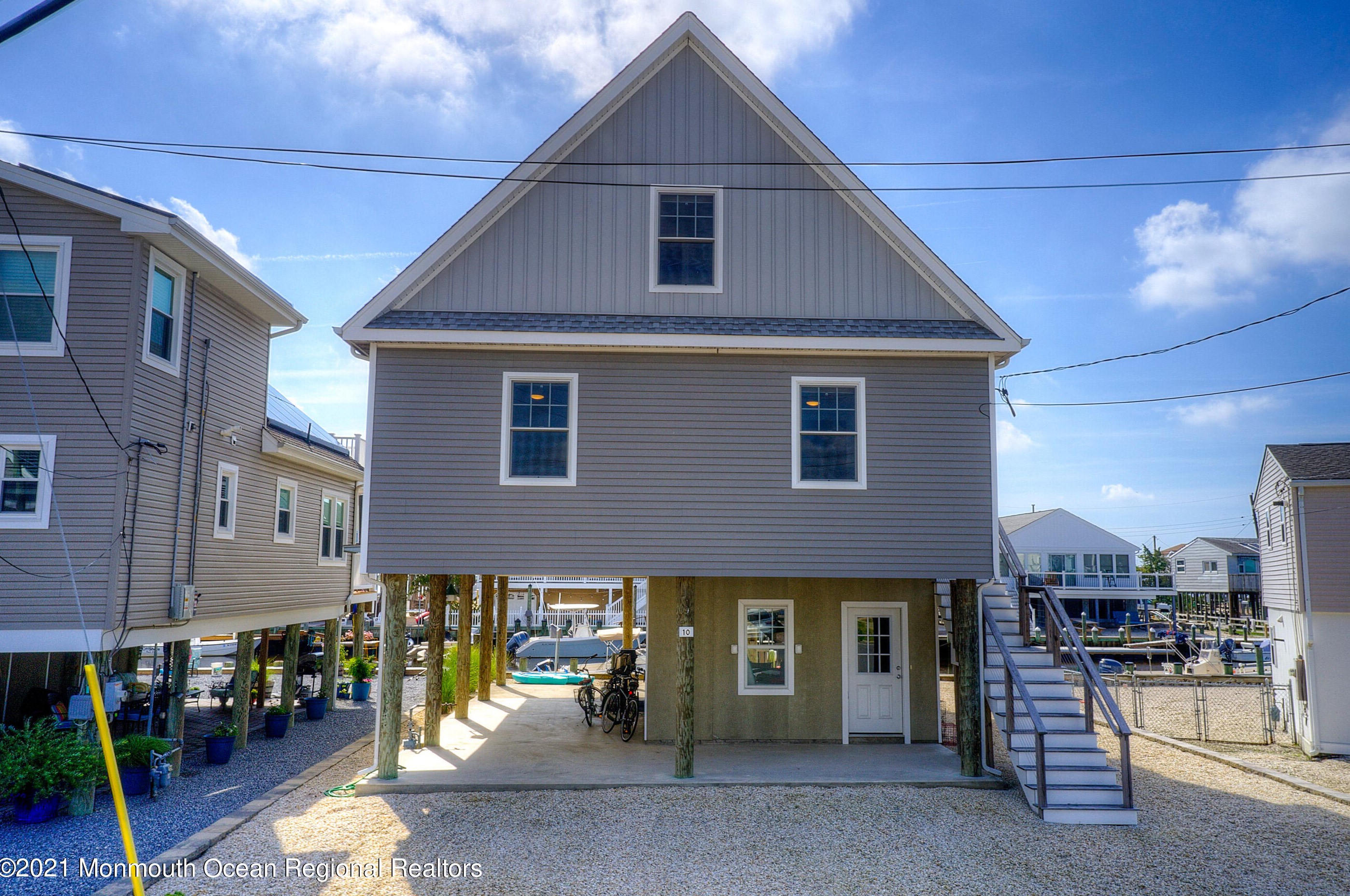 10 Carroll Ave, Tuckerton, NJ 08087-2404