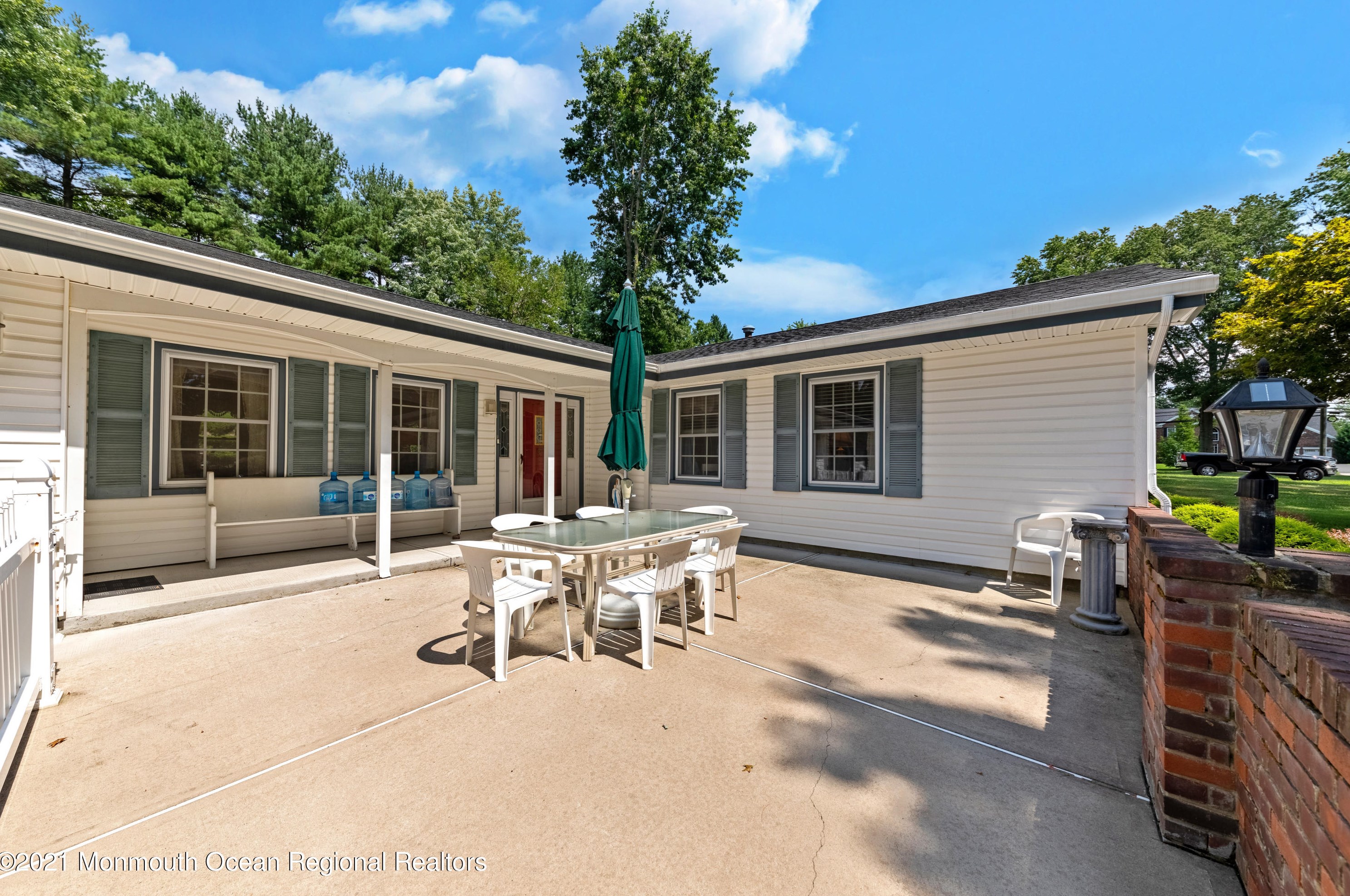 4 Jamestowne Rd, Millstone Township, NJ 07726-3518