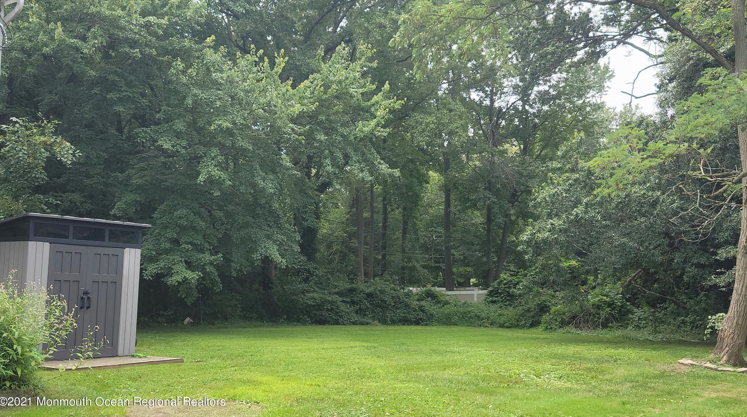66 Carter Ave, Middletown NJ  07748-5306 exterior